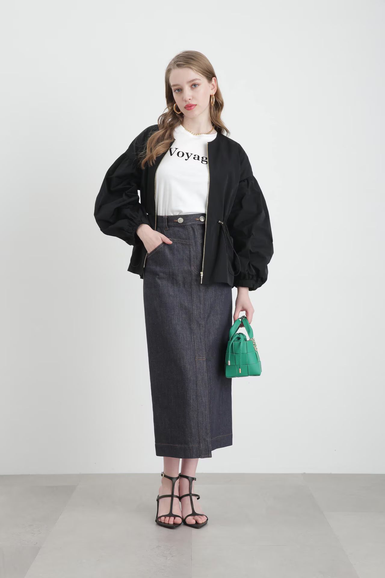 VoyageプリントTシャツ（ホワイト）綿 100% / ストレッチ / ドロップショルダー / ウォッシャブル / 日本製