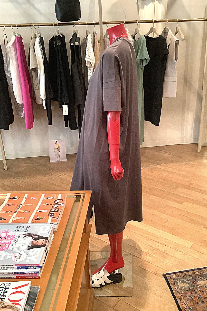 round halfsleeve dress (グレー) コットン100% / クルーネック  / 両サイドスリット