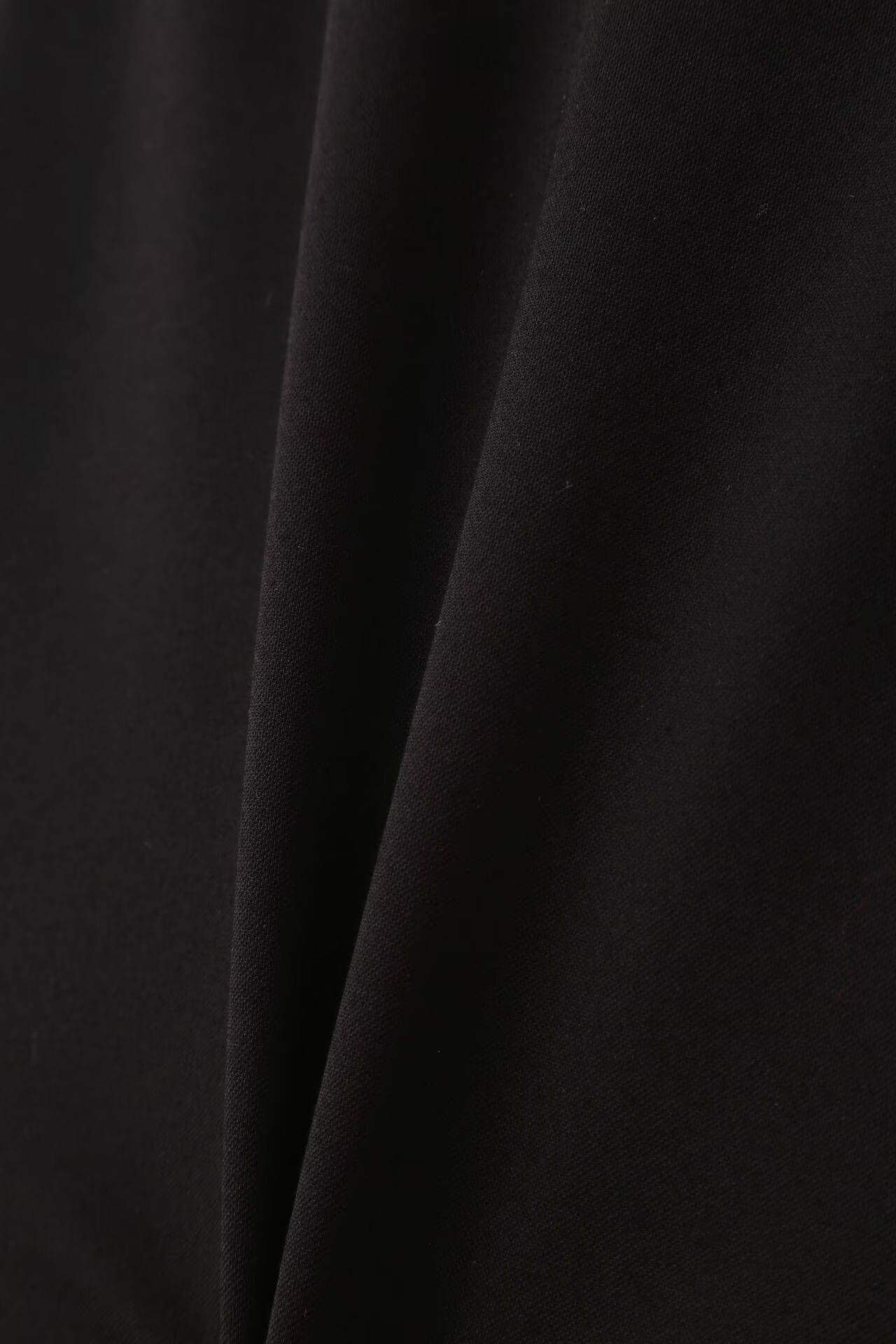 [THE HOLIDAY CLOSET]パット付きタンクトップ（ブラック）ナイロン / レーヨン / ストレッチ / ウォッシャブル