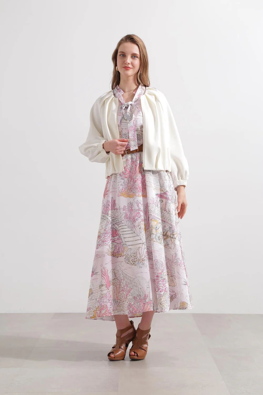 ダンボールノーカラーブルゾン (ホワイト) / ポリエステル・ポリウレタン / ストレッチ / 0315150303