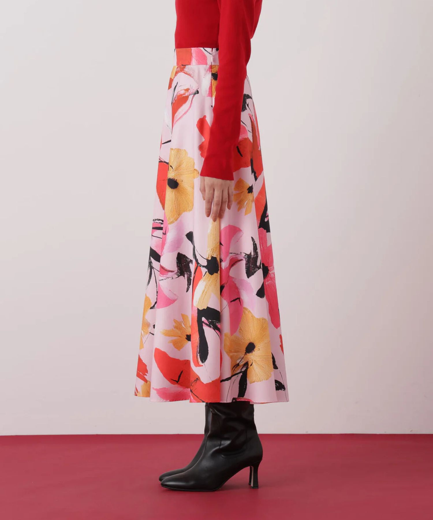 フラワープリントタフタフレアースカート(ピンク系)ポリエステル / ストレッチ無し / 裏地あり / くるぶしくらいの丈 / 脇ファスナーあき / 0316120120