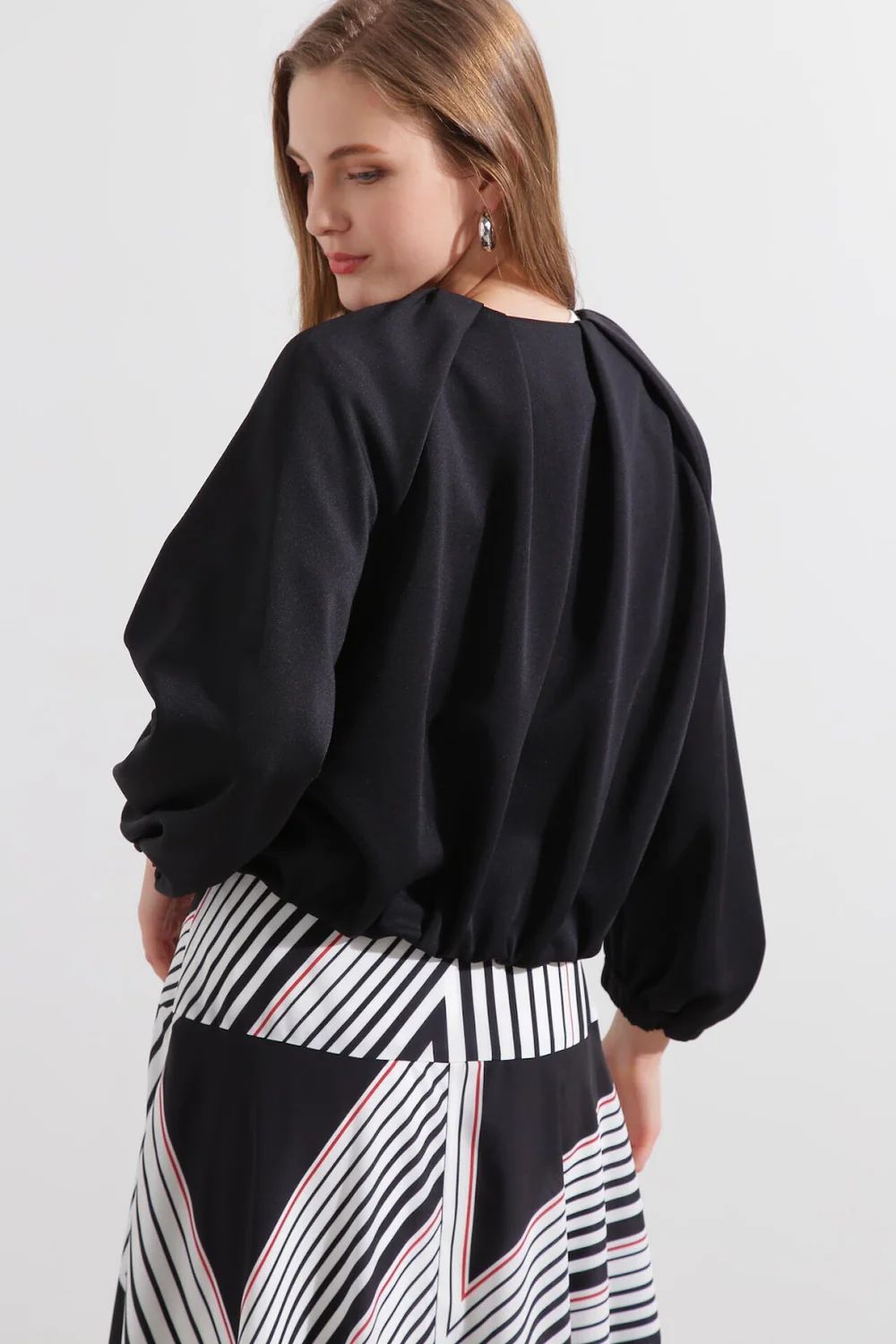 ダンボールノーカラーブルゾン (ブラック) / ポリエステル・ポリウレタン / ストレッチ / 0315150303