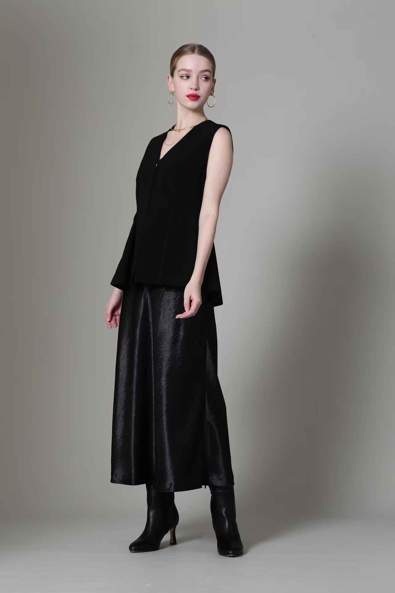 [URBAN PRECIOUS] サテンマーメイドスカート (ブラック) / ポリエステル 100% / ストレッチ / 0315120115