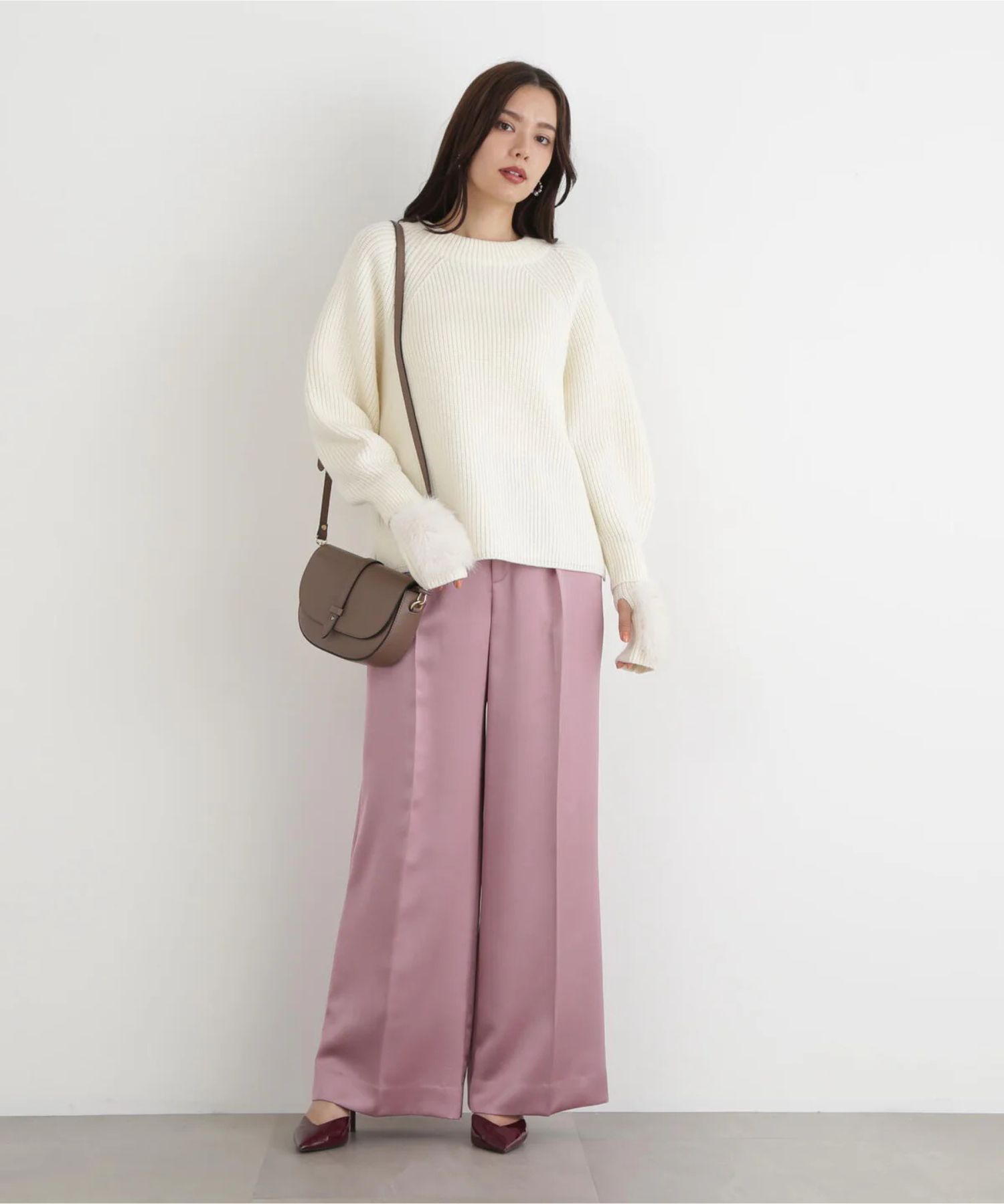 ファーグローブ付き畦ニットプルオーバー(ホワイト)毛 / 脇スリット / ストレッチあり / 0315270126