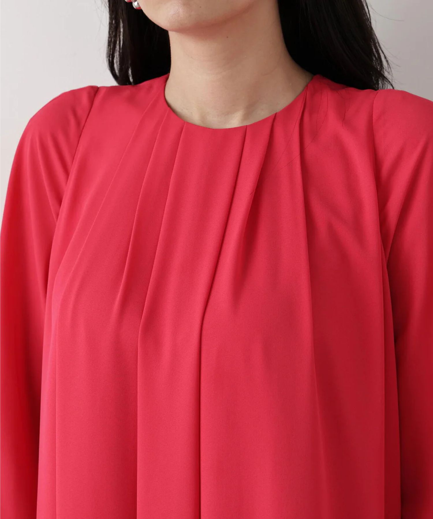 タックフレアジョーゼットワンピース(レッドピンク)ポリエステル / 見頃裏地付き / 後ファスナー / 0315240125