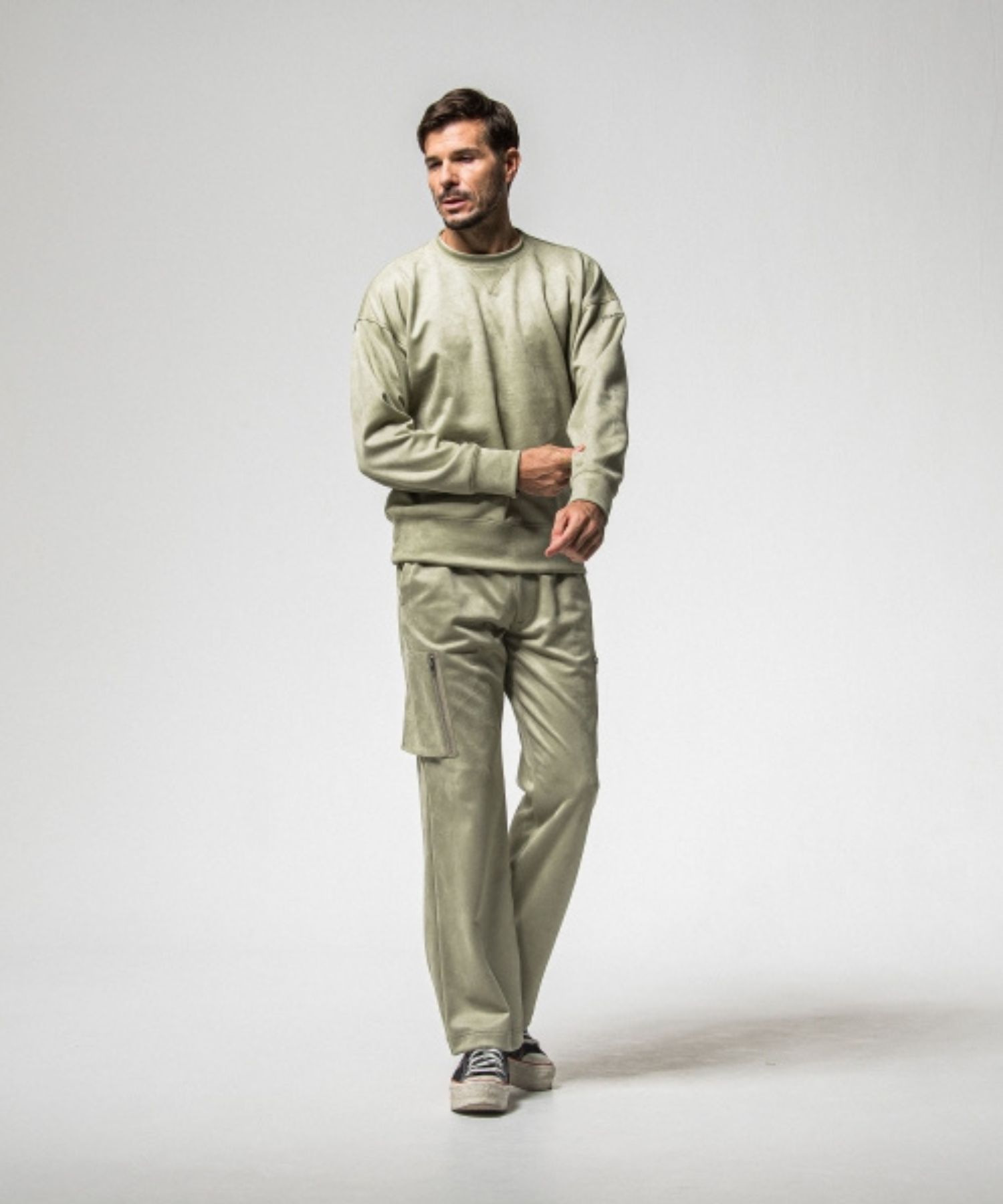 suede drop trainer ( KHAKI ) ポリエステル / スウェードジャージ / ストレッチ素材 / オーバーシルエット /RC38-C-005