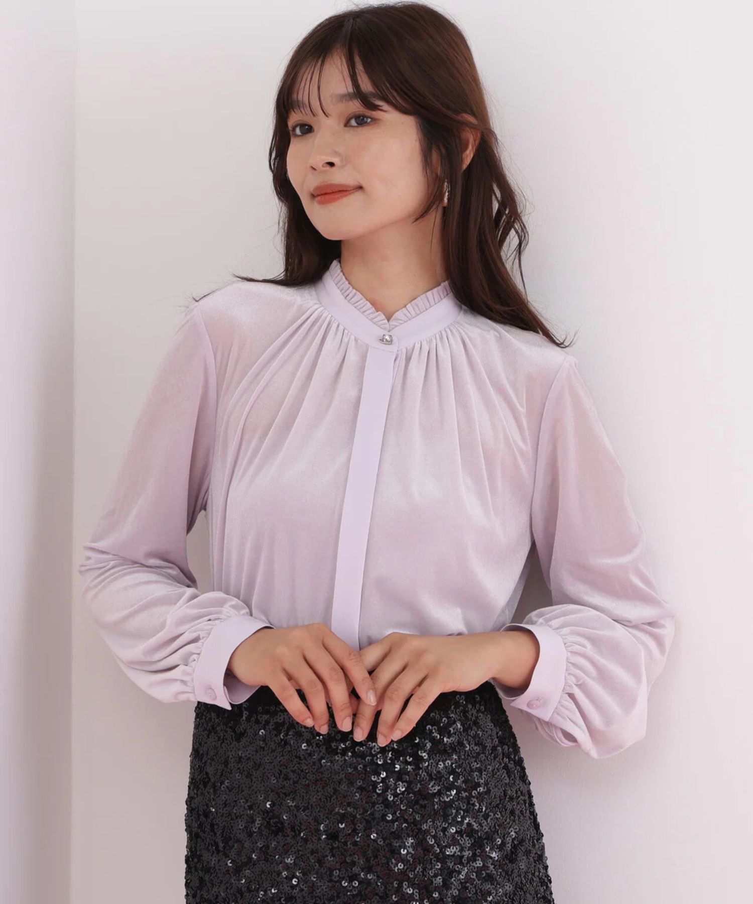 ベルベットコンビギャザーブラウス(ラベンダー)ポリエステル / ウォッシャブル / ストレッチあり / 裏地無し / 前比翼釦あき / 0315210118