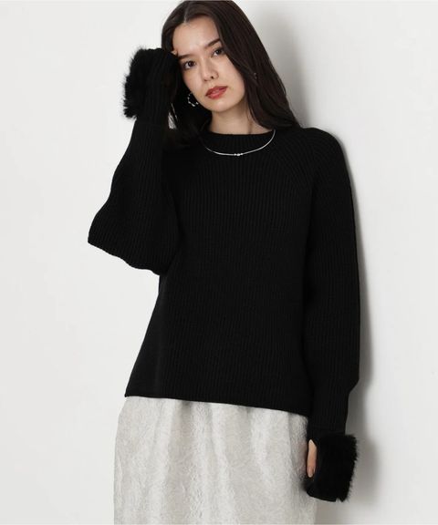 ファーグローブ付き畦ニットプルオーバー(ブラック)毛 / 脇スリット / ストレッチあり / 0315270126