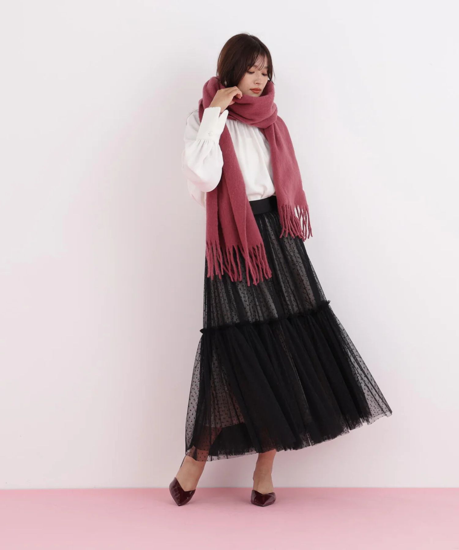 ドットチュールギャザーティアードスカート(ブラック)ポリエステル / ストレッチなし / 裏地付き / 左脇ファスナー / くるぶしくらいの丈 / 0316120122