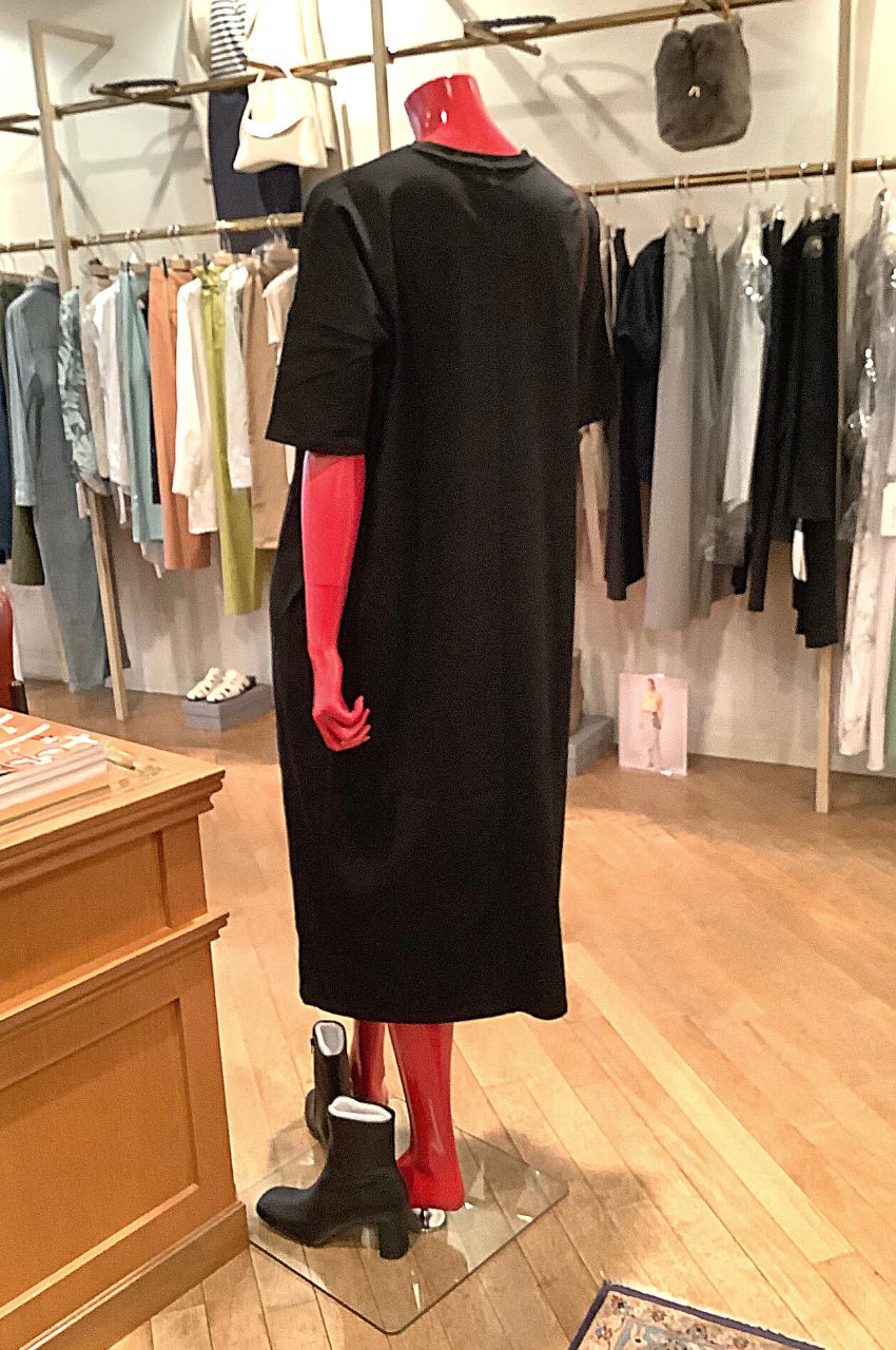 round halfsleeve dress ( ブラック) コットン100% / クルーネック  / 両サイドスリット