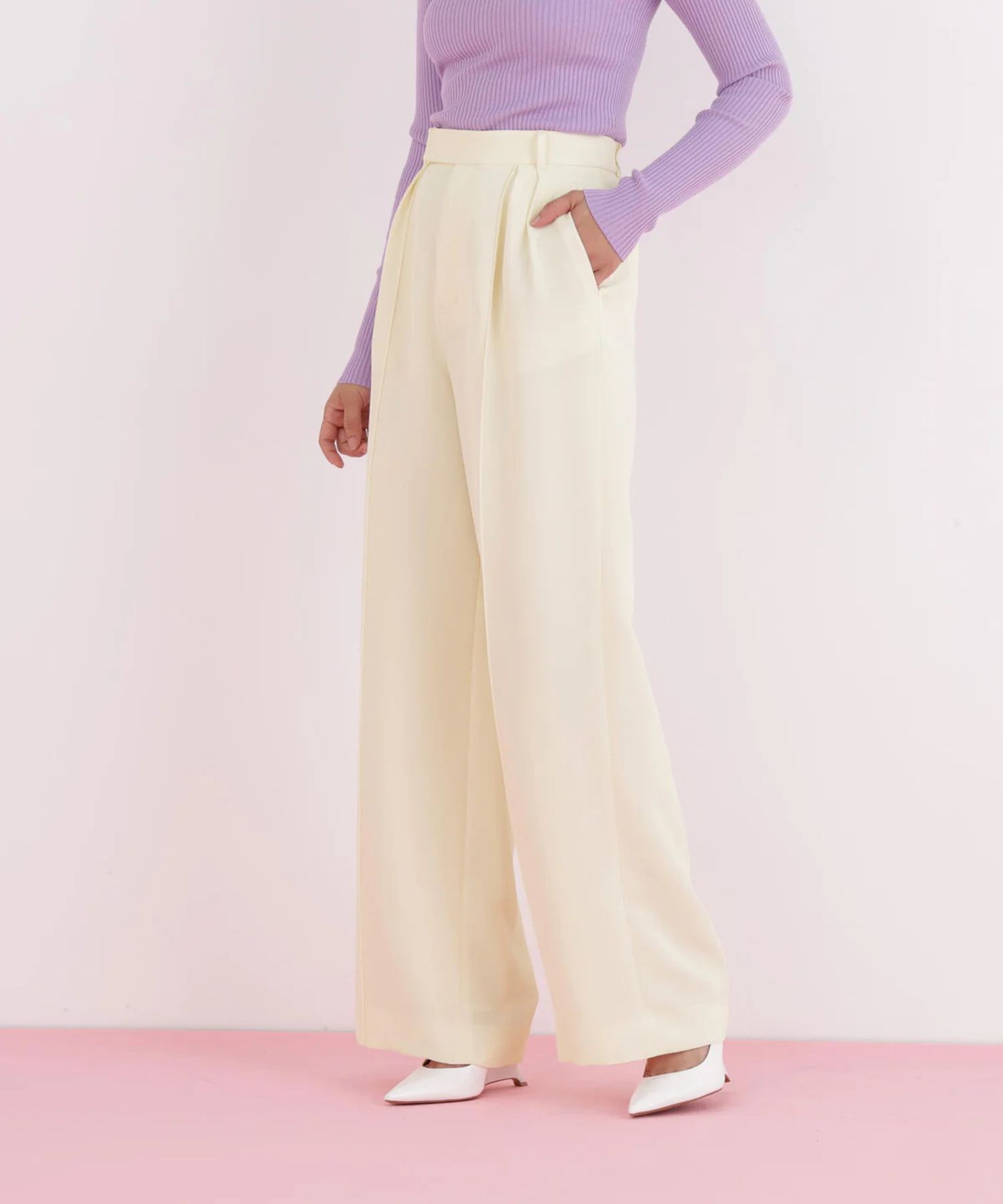 センターシームパンツ(エクリュ)ポリエステル/ ウエストゴム / 脚長効果 / ハイウエスト / ストレッチなし / 前ファスナーあき / 0316130104