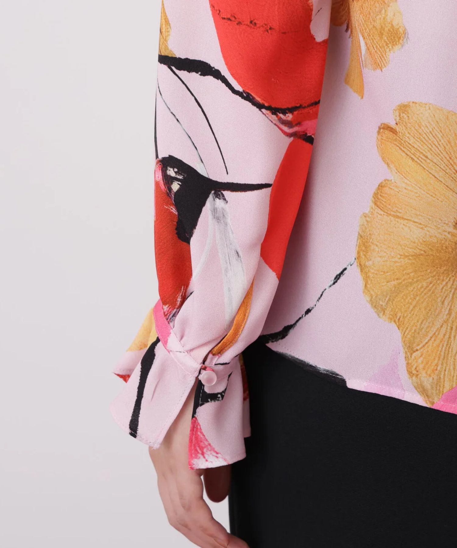 フラワープリントギャザーブラウス(ピンク系)ポリエステル / ストレッチ性無し / 裏無し / 後ろボタンあきありのかぶり / 0316110120