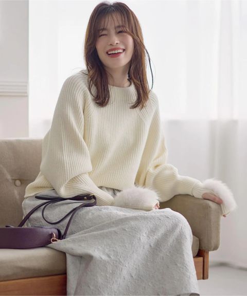 ファーグローブ付き畦ニットプルオーバー(ホワイト)毛 / 脇スリット / ストレッチあり / 0315270126