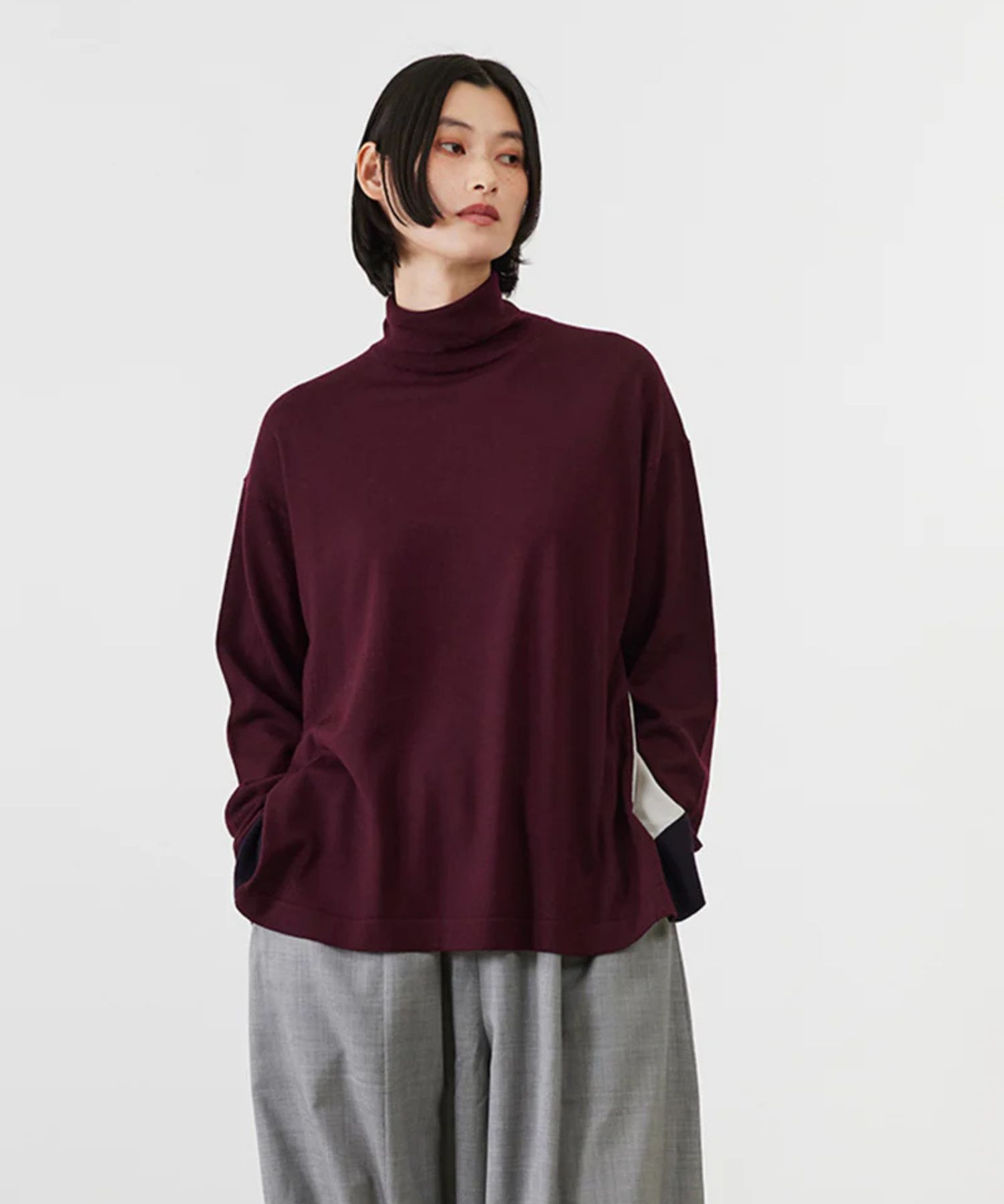 EXTRAFINE MERINO WOOL TURTLE-NECK (BORDEAUX) 毛 / フレアシルエット / 後身頃スパンローン /タートル  / ADWS-501-31