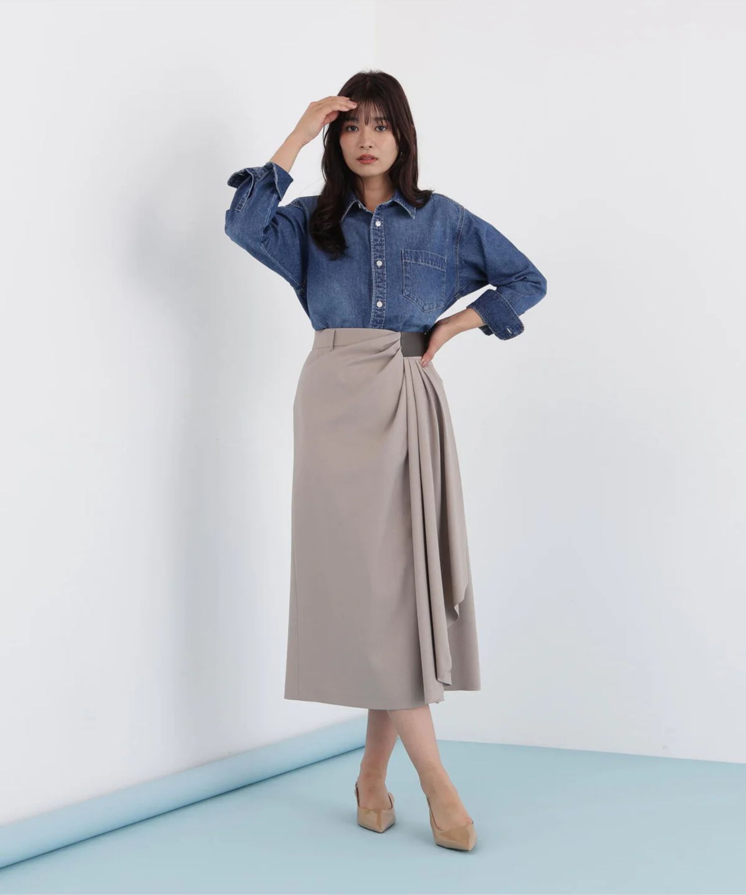 ネックリボンデニムシャツ(インディゴ)コットン100% / ストレッチなし / ボタンあき / 取り外しボウタイ付き / 胸ポケット×1 / 0316110108