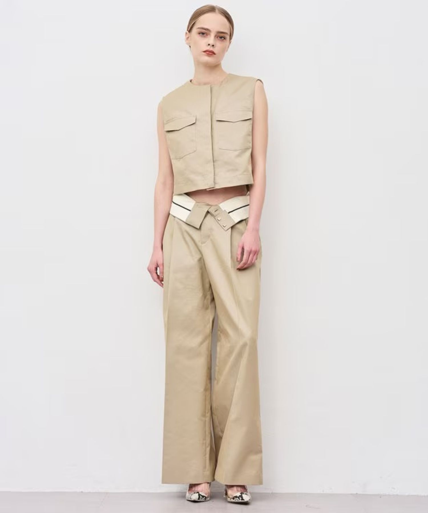 チノギャバジンワイドトラウザー(ベージュ) 綿 / ウォッシャブル / 手洗い可 / 撥水加工 / ハイウエスト/ PRUVLS3810