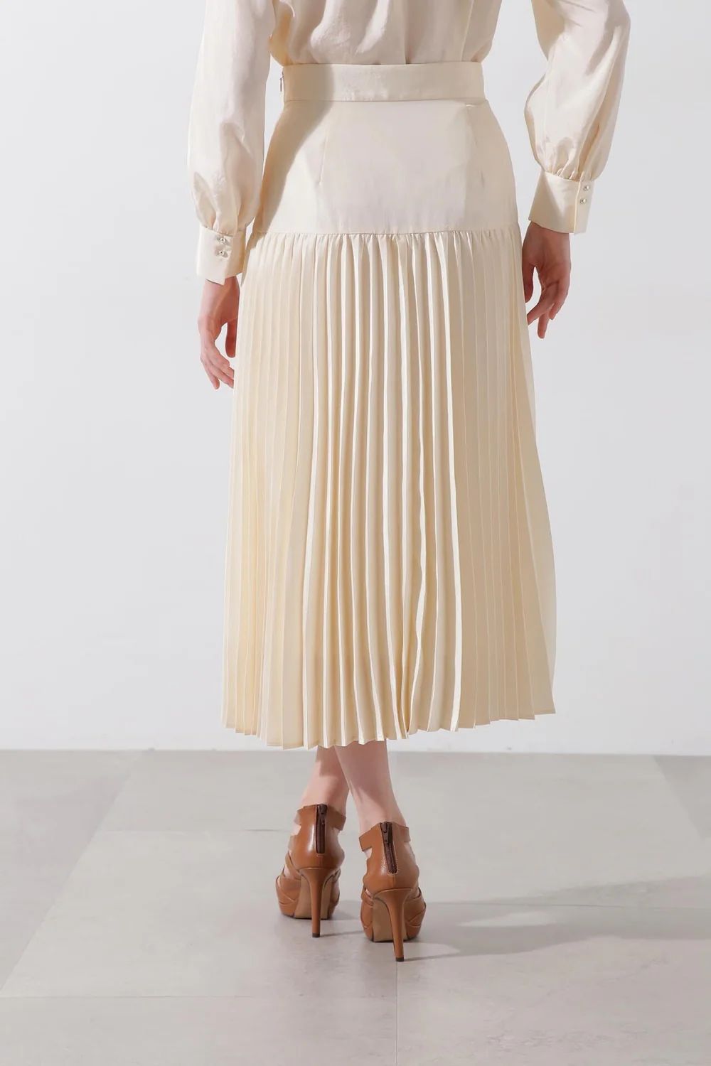 ヨークプリーツスカート (エクリュ) / ポリエステル 100% / 0315120220