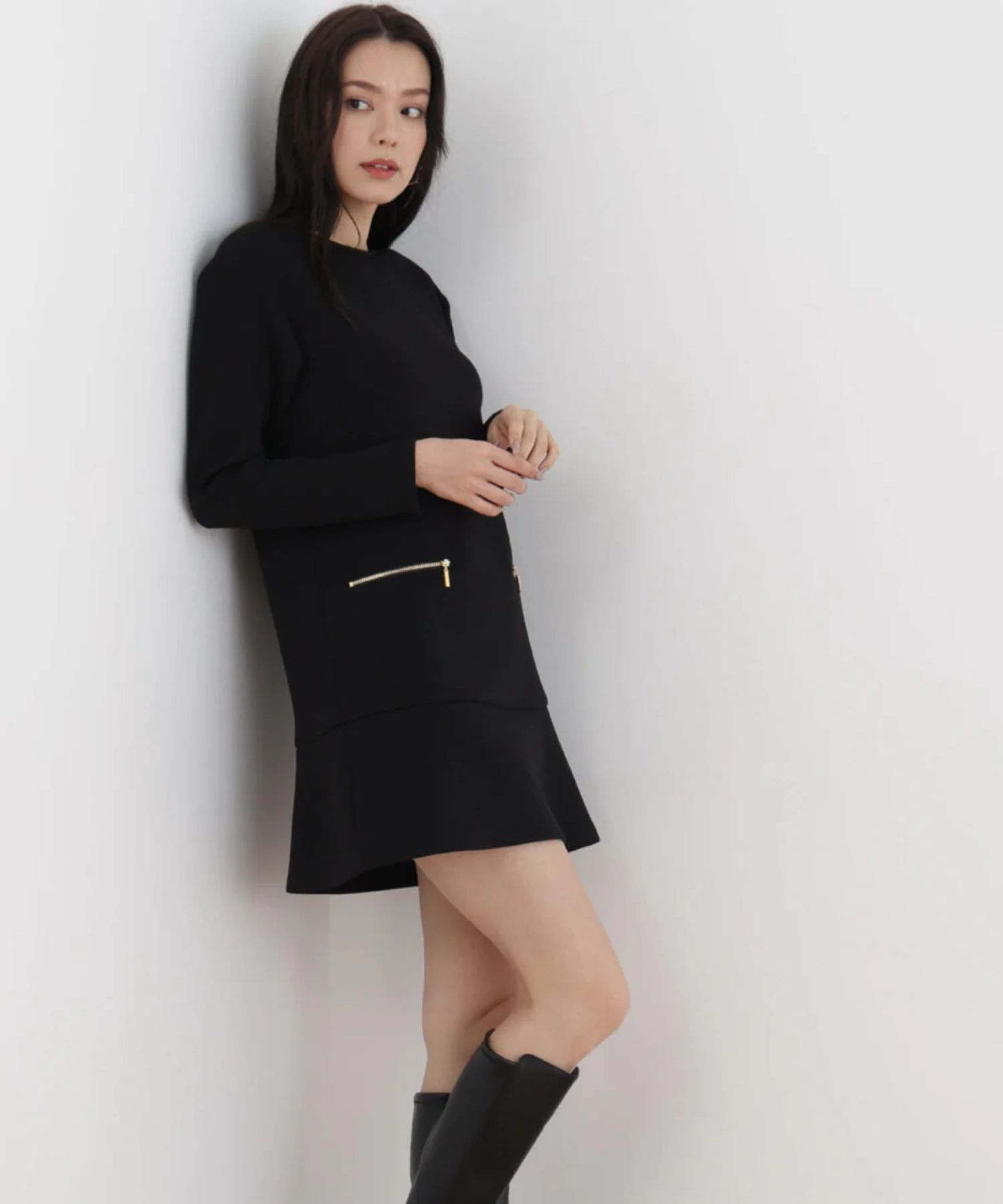 バイカラードッキングミニワンピース(ブラック)ポリエステル / ストレッチあり / 裏地無し / 後ファスナーあき / ひざより上の丈 / 0316140130