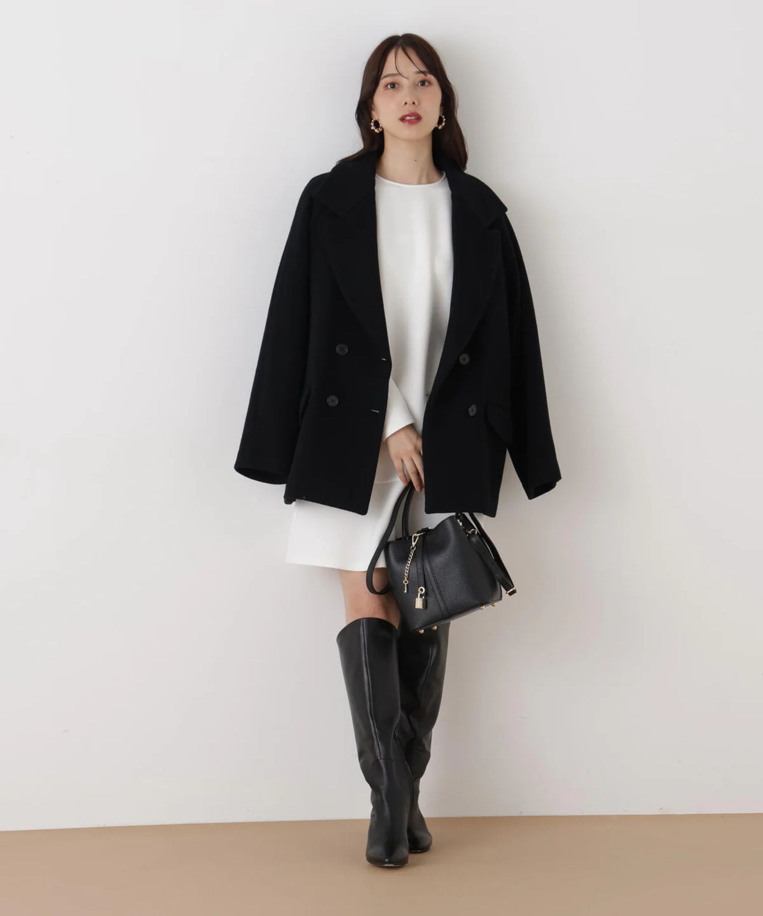 バイカラードッキングミニワンピース(ホワイト)ポリエステル / ストレッチあり / 裏地無し / 後ファスナーあき / ひざより上の丈 / 0316140130