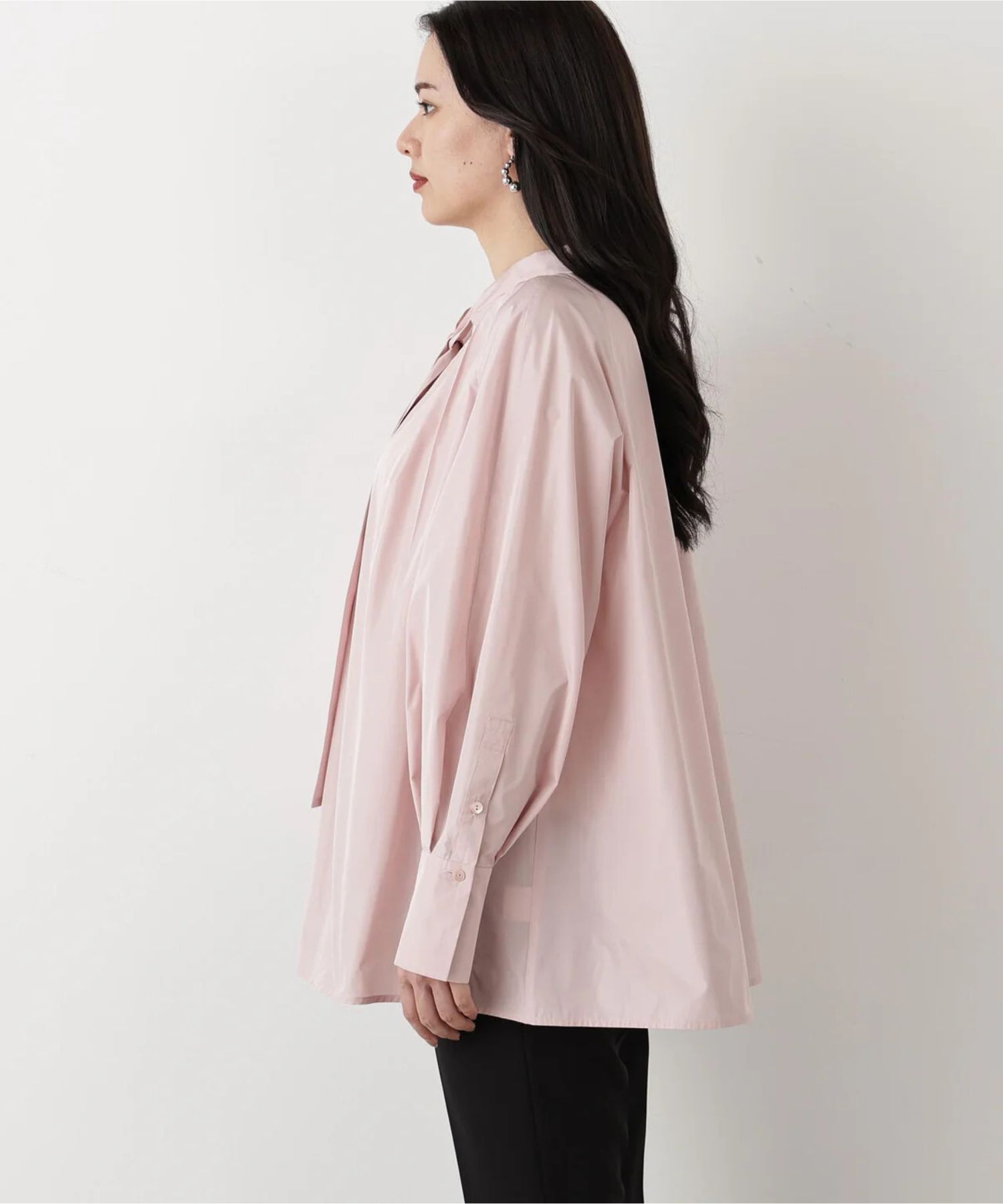 タックフレアボウブラウス(ローズピンク)ポリエステル100% / 手洗い可 / 形状記憶 / 0315210105