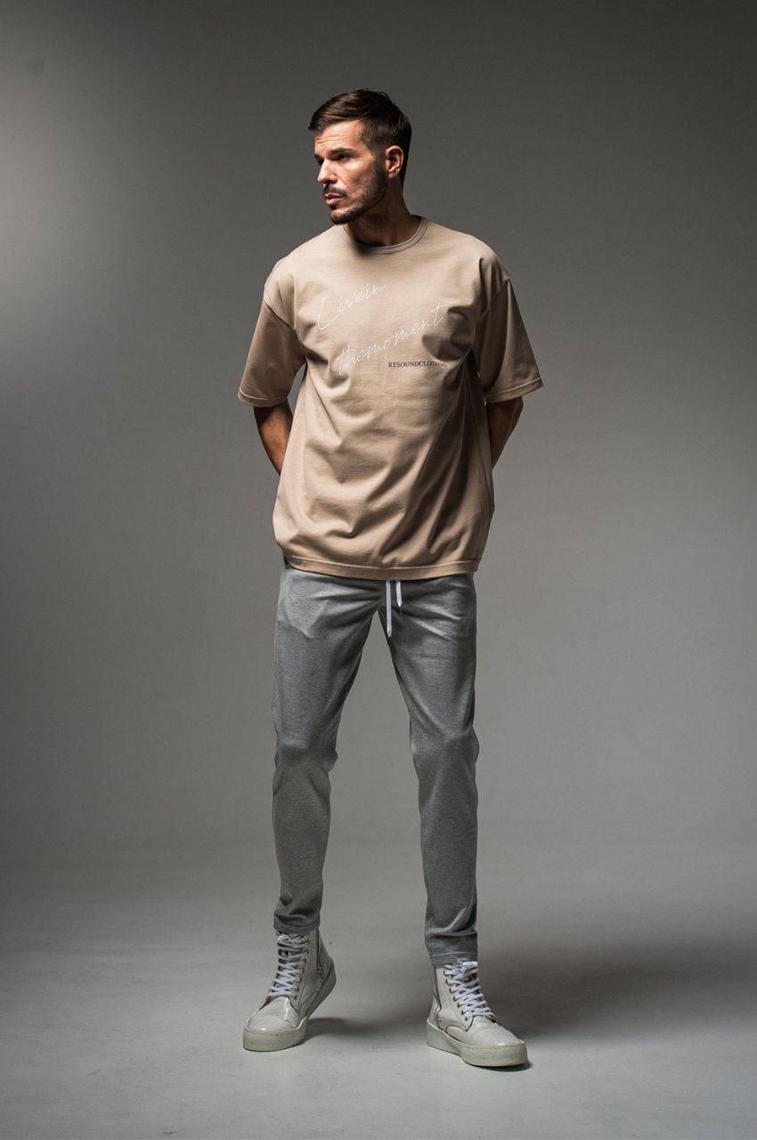 LIVE IN THE MORMENT LOOSE TEE / ロゴメッセージTシャツシャツ