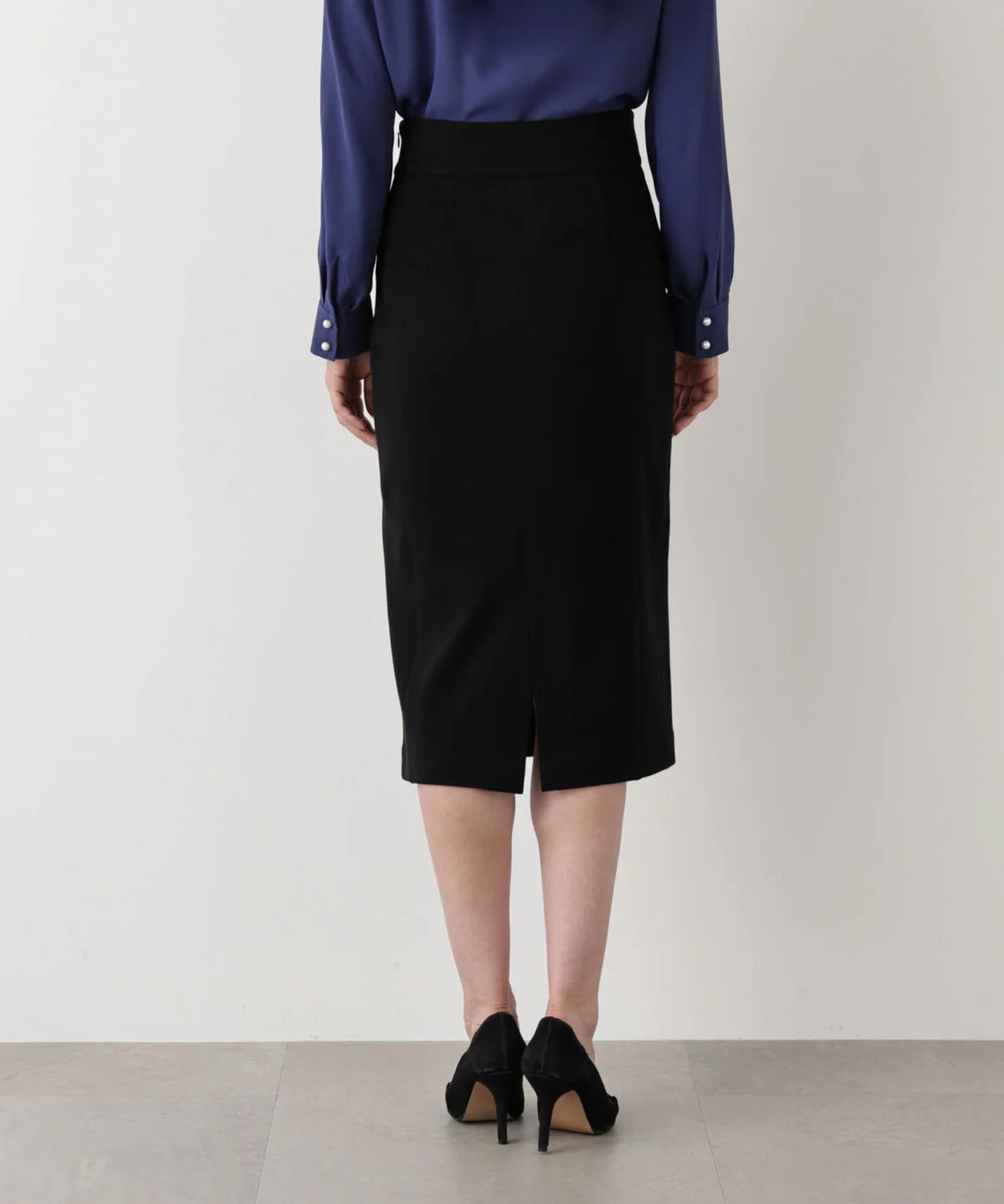 ウールスムースカッティングタイトスカート(ブラック)アクリル / ストレッチあり / 裏地付き / 左ファスナー / 膝がすっぽり隠れる丈 / 0315220116