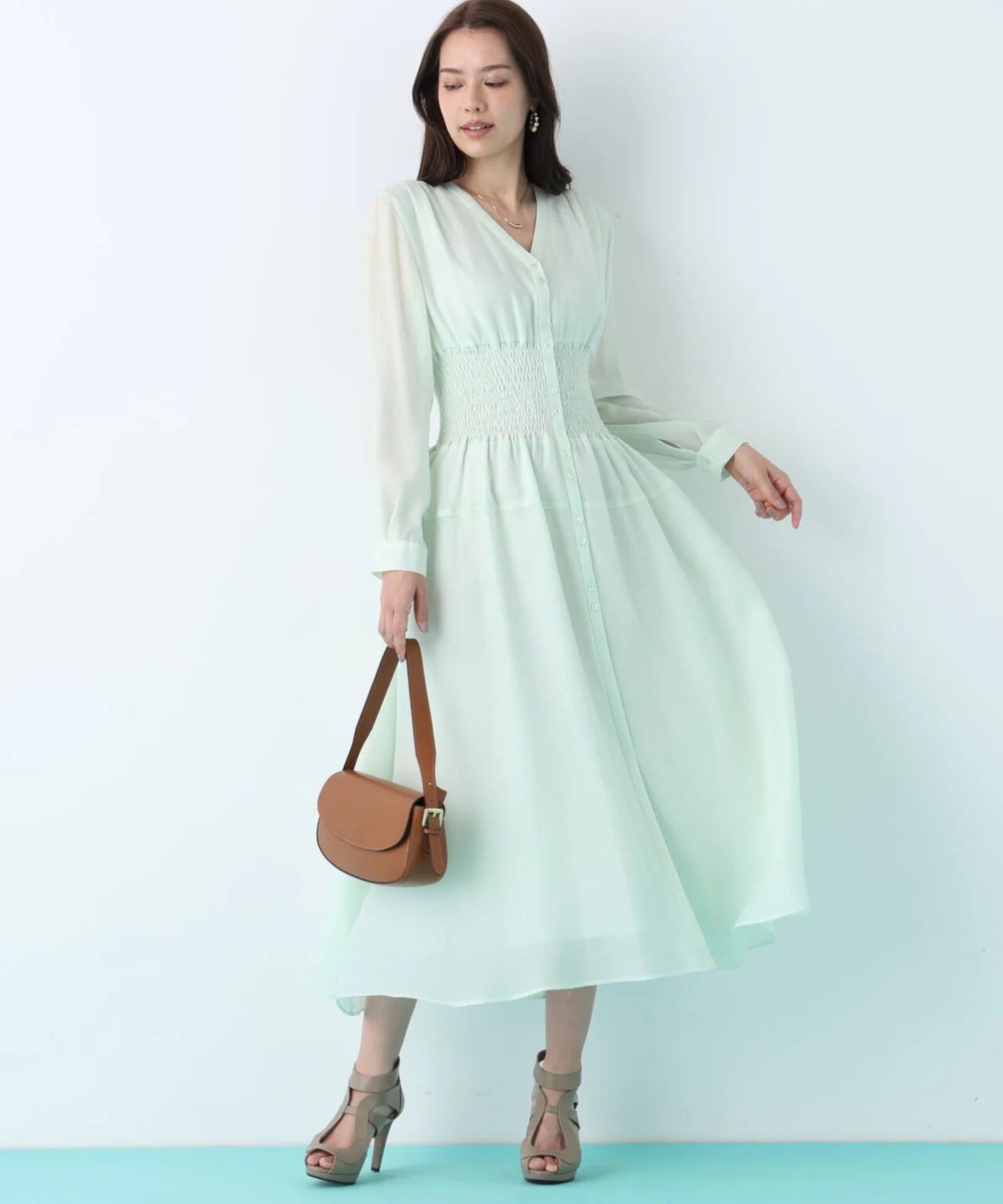 ウエストシャーリングロングワンピース(ミントグリーン)再生繊維 / ストレッチ性無し / 身頃のみ裏地付き / 前スリットあり / あきなしでかぶり着用 / 0316140207