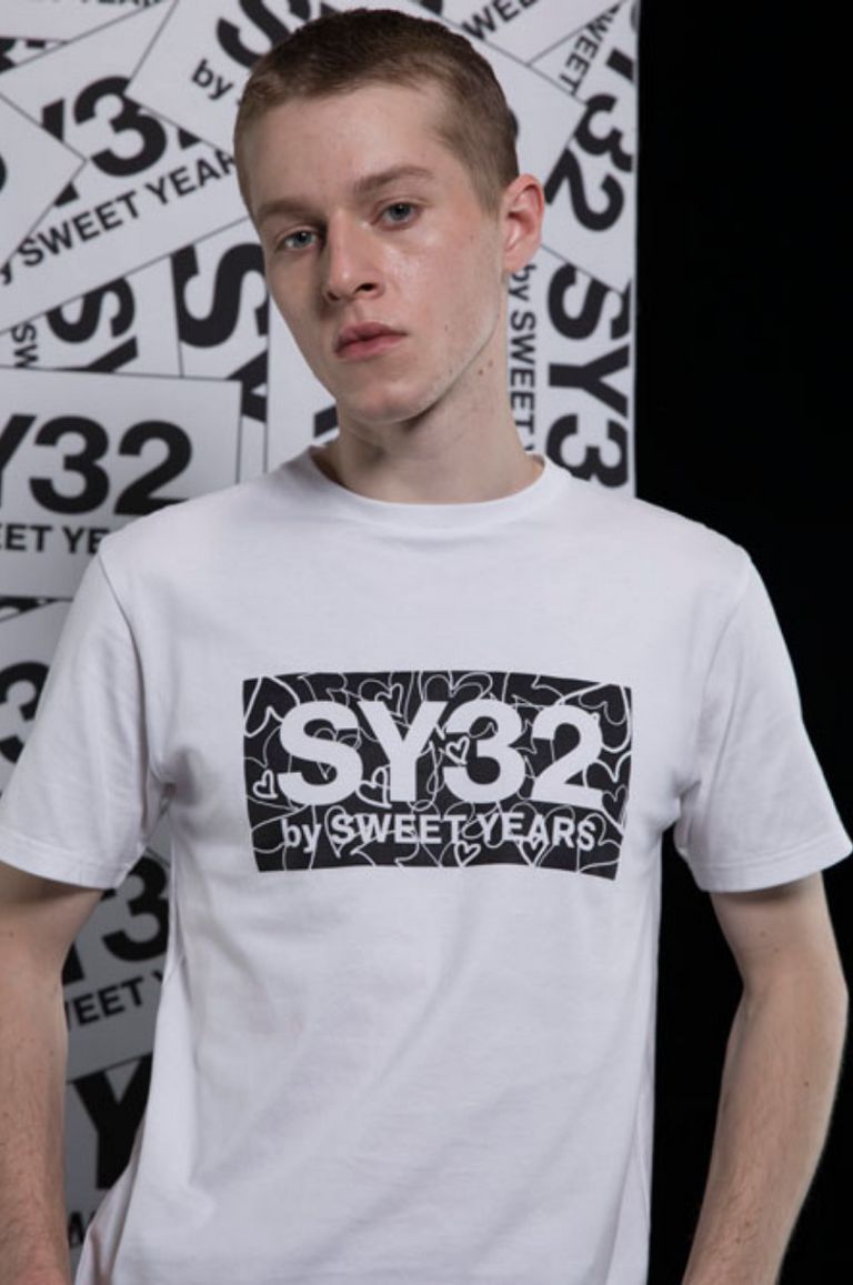 SY32 by SWEET YEARS】AROUND LOGO TEE-