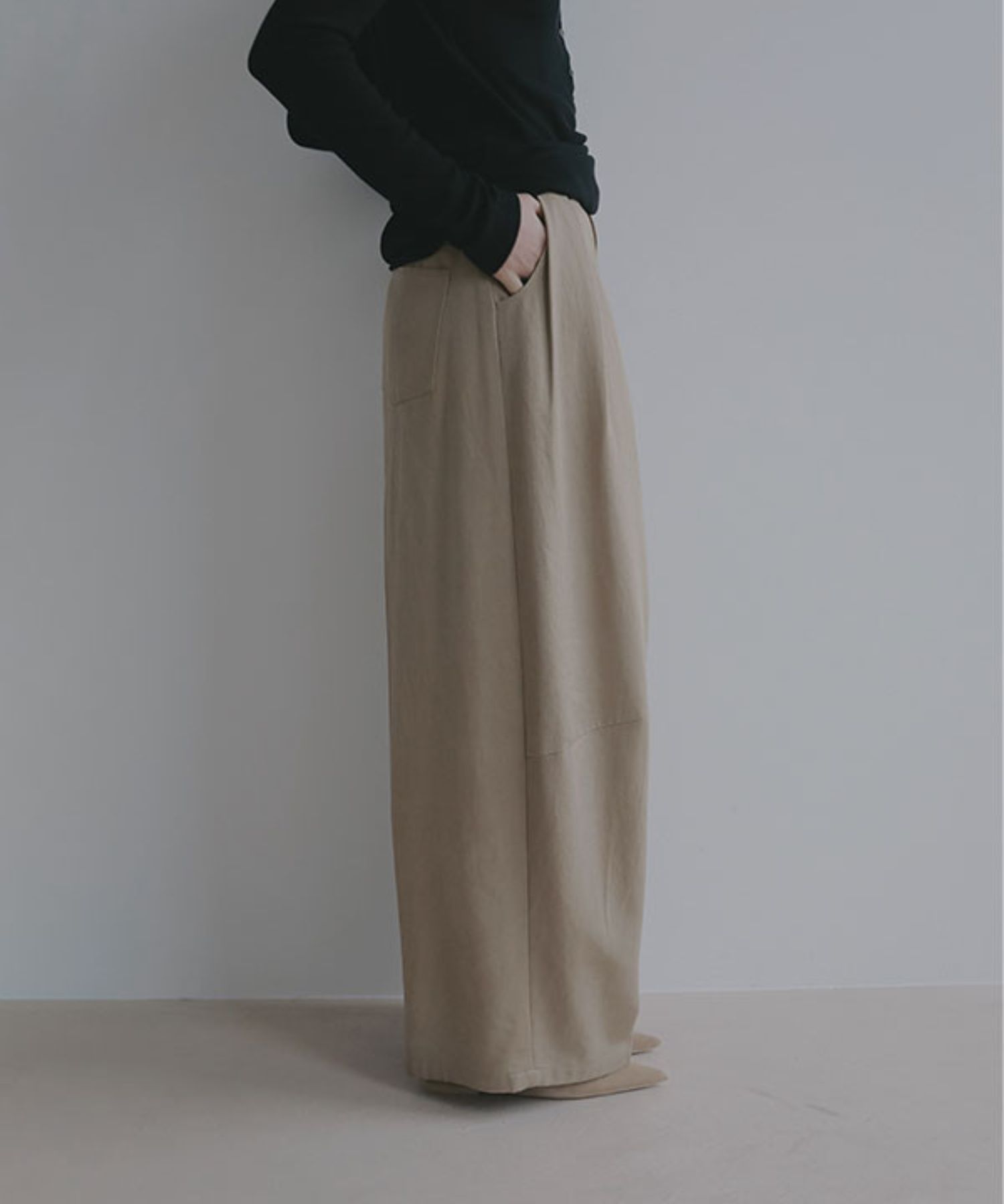 ソフトコットンタックカーブパンツ(ベージュ)綿 / カーブライン / フロントに深めタック / 1226220076