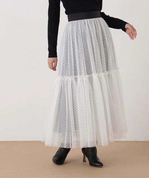 ドットチュールギャザーティアードスカート(ホワイト)ポリエステル / ストレッチなし / 裏地付き / 左脇ファスナー / くるぶしくらいの丈 / 0316120122