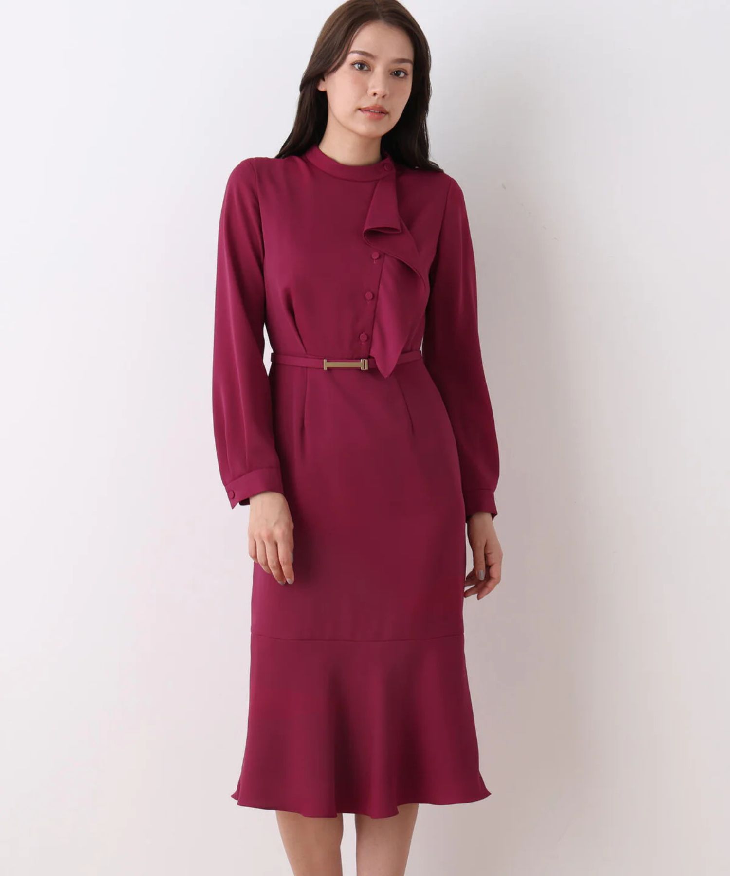 スタンドラッフルマーメイドワンピース(マゼンタ)ストレッチ無し / 身頃、スカートに裏地付き / 後ファスナー / ふくらはぎ真ん中くらい丈 / 0316140129