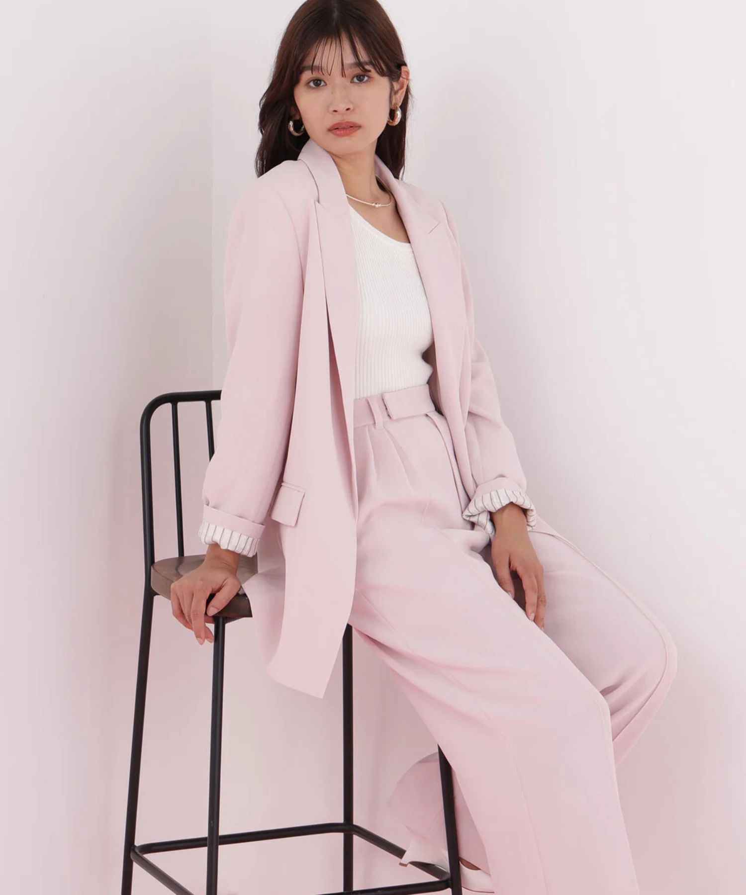 ストライプスリーブジャケット(フラミンゴピンク) ポリエステル / ストレッチ無し / 総裏 / ポケット×3/ 前あきは止めなし / 肩パットあり / 袖口は本あき / 0316150104