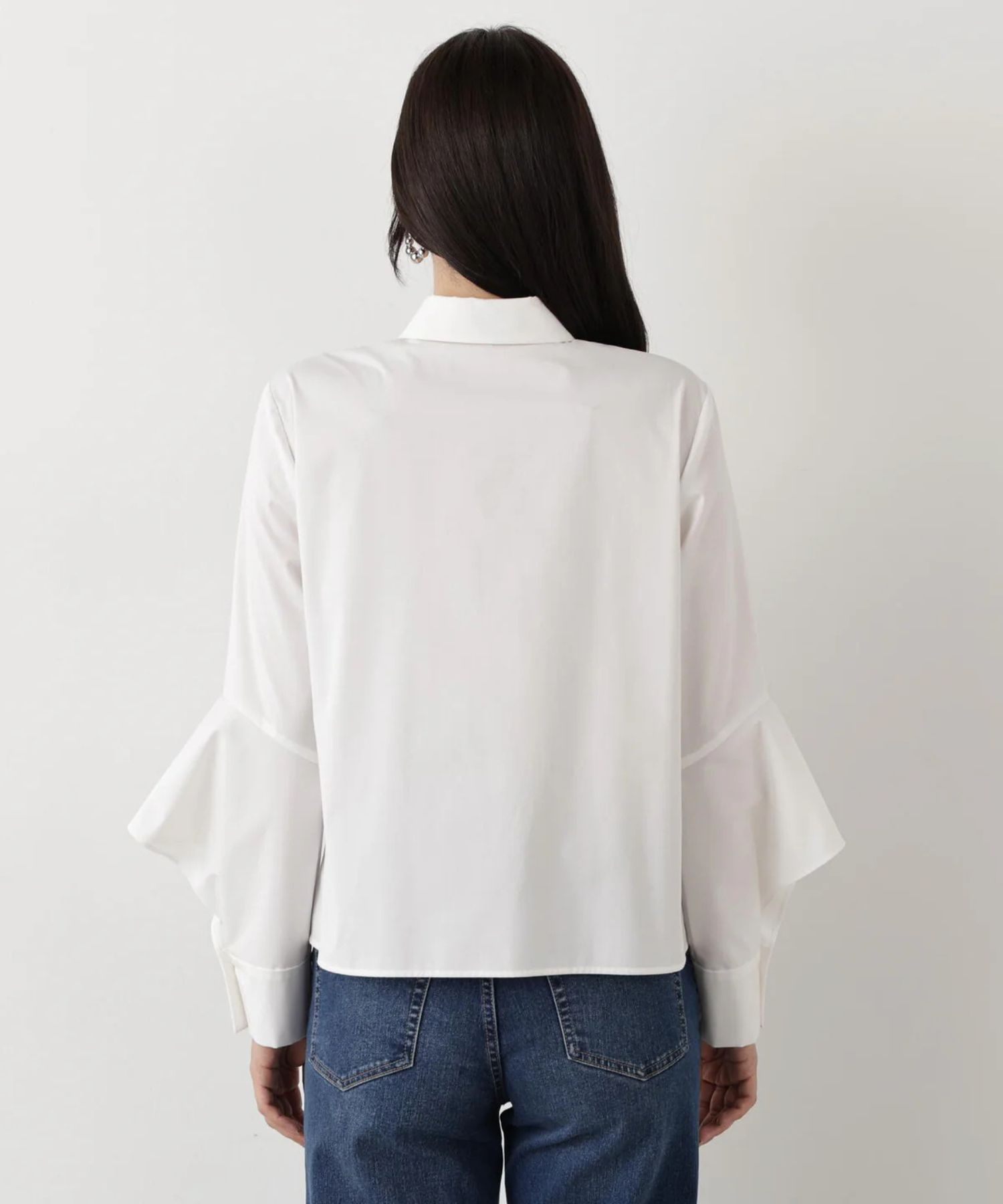 ラッフルスリーブリボンブラウス(ホワイト)コットン /ウォッシャブル / 手洗い可 / 裏地無し / 袖カフス上にスリットあり / 0315210119