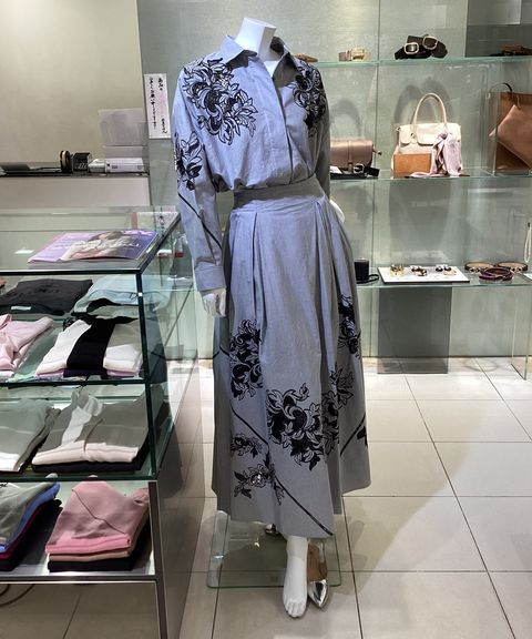 エンブロイダリーオーバーシャツ(グレー)綿 / ウォッシャブル / 手洗い可 / リーフモチーフ柄 / 5126204005