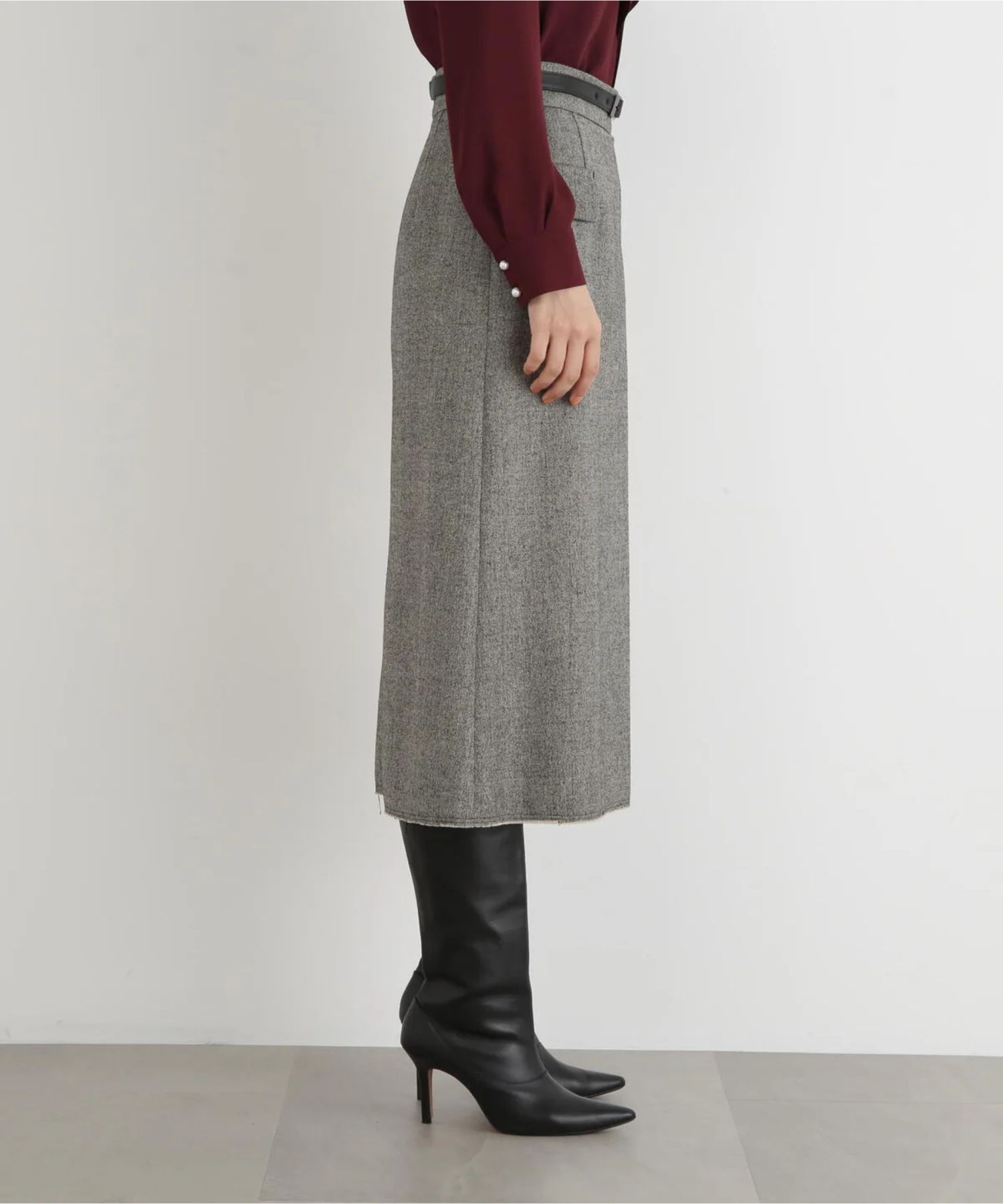 クラシカルツイードレザーベルト付きスカート(ブラック)毛 / 裏地あり / 合皮ベルト付き / 脇ファスナー / 0315220121