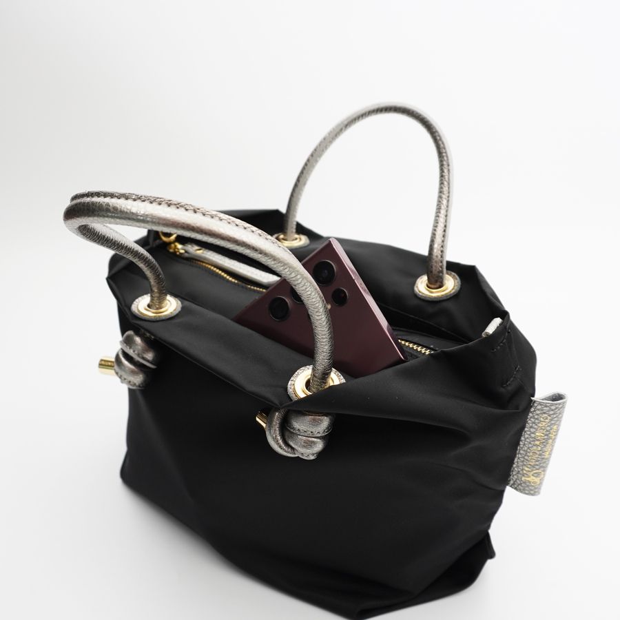 BIANCA / Black × Silver /  V-2224 / ビアンカ / ノットハンドルナイロントート / Sサイズ（ブラック×シルバー）ナイロン / 牛床革（Italian leather）/ 2WAY / ショルダーストラップ付き / V-2224