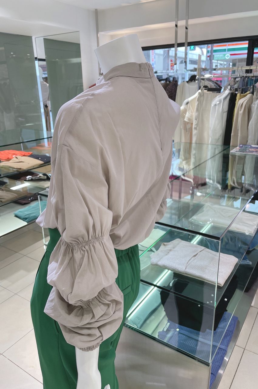 GATHER SLEEVE SHEER BL / ギャザースリーブシアーブラウス