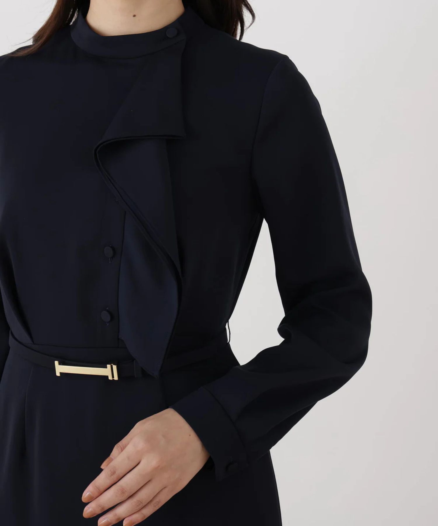 スタンドラッフルマーメイドワンピース(ネイビー)ストレッチ無し / 身頃、スカートに裏地付き / 後ファスナー / ふくらはぎ真ん中くらい丈 / 0316140129