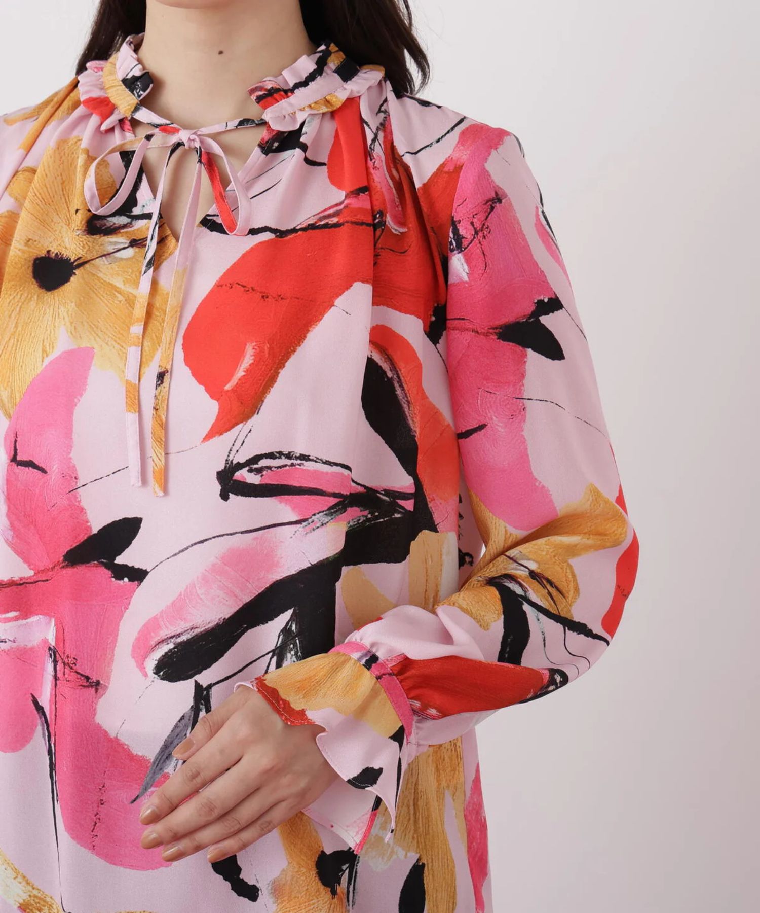 フラワープリントギャザーブラウス(ピンク系)ポリエステル / ストレッチ性無し / 裏無し / 後ろボタンあきありのかぶり / 0316110120