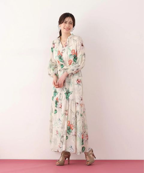 ボタニカルアートプリントワンピース(エクリュ系)ポリエステル / ストレッチ無し / 身頃のみ裏地付き / 両脇にポケットあり×2 / ウエストにゴム+共ひも入り / 前釦は飾り / 0316140317