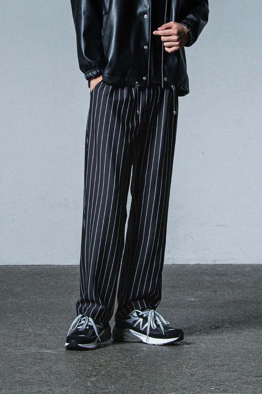 CHRIS EASY WIDE TUCK PANTS (BKST) /ポリエステル/ ストライプ柄 / ストレッチ / ワンタック / ベルトループ /  RC33-ST-016WT