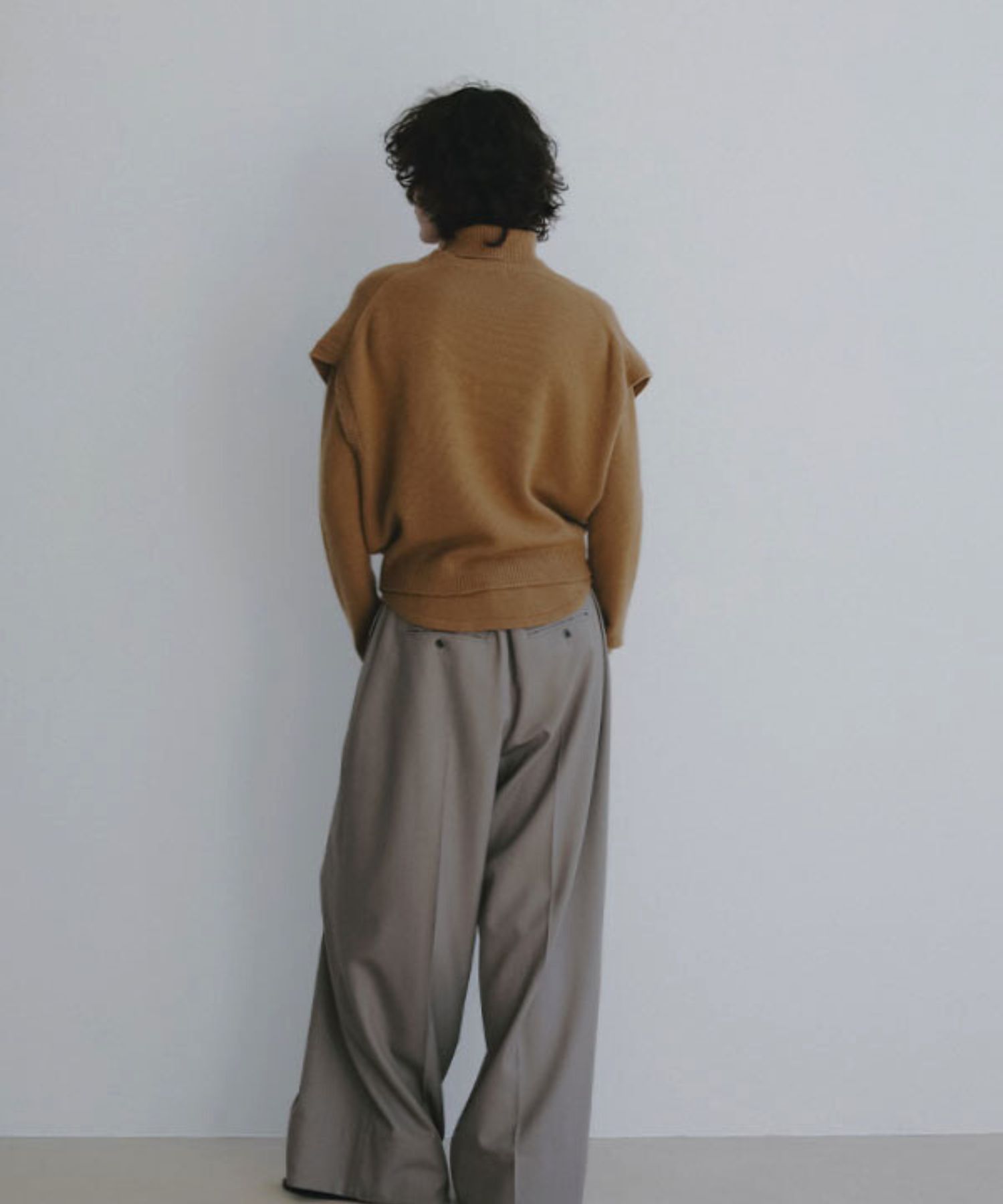 ウールカシミヤスリーブレスニットプルオーバー (CAMEL) 毛 / クルーネック / 柔らかい / 手洗可 / 1226111009