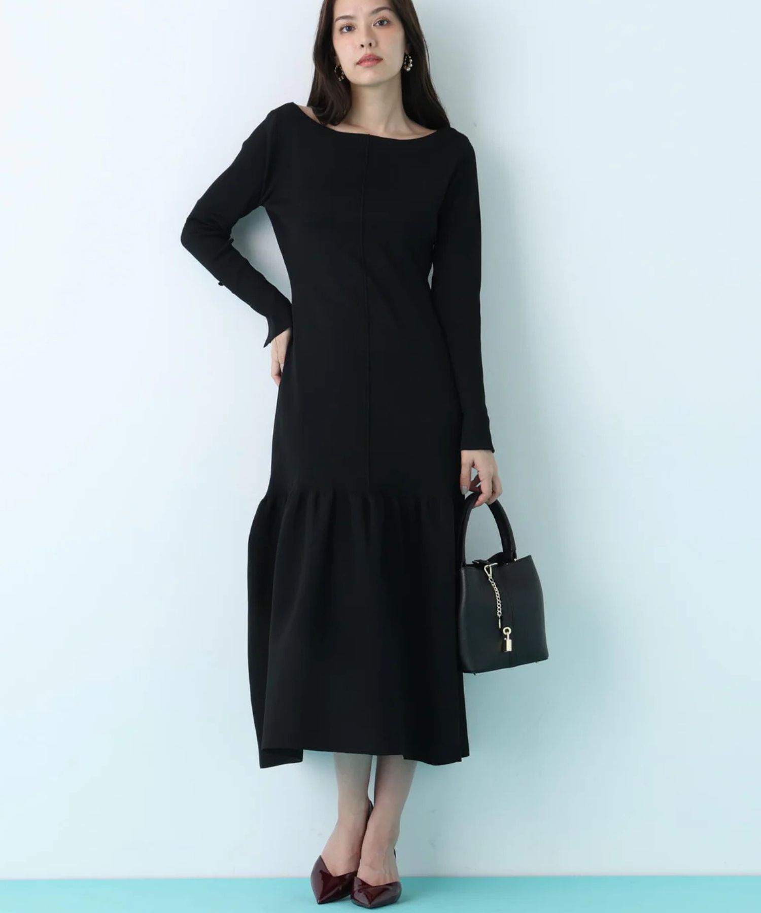 ボートネックマーメイドニットワンピース(ブラック)ポリエステル / ストレッチあり / 裏地無し / 袖口スリットあり / 0316147219