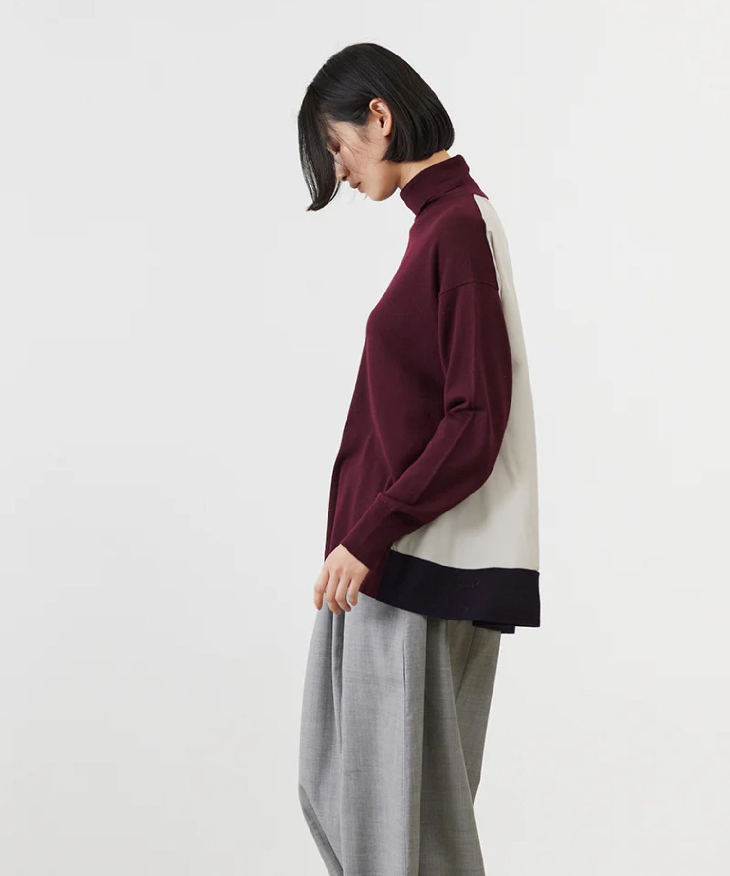 EXTRAFINE MERINO WOOL TURTLE-NECK (BORDEAUX) 毛 / フレアシルエット / 後身頃スパンローン /タートル  / ADWS-501-31
