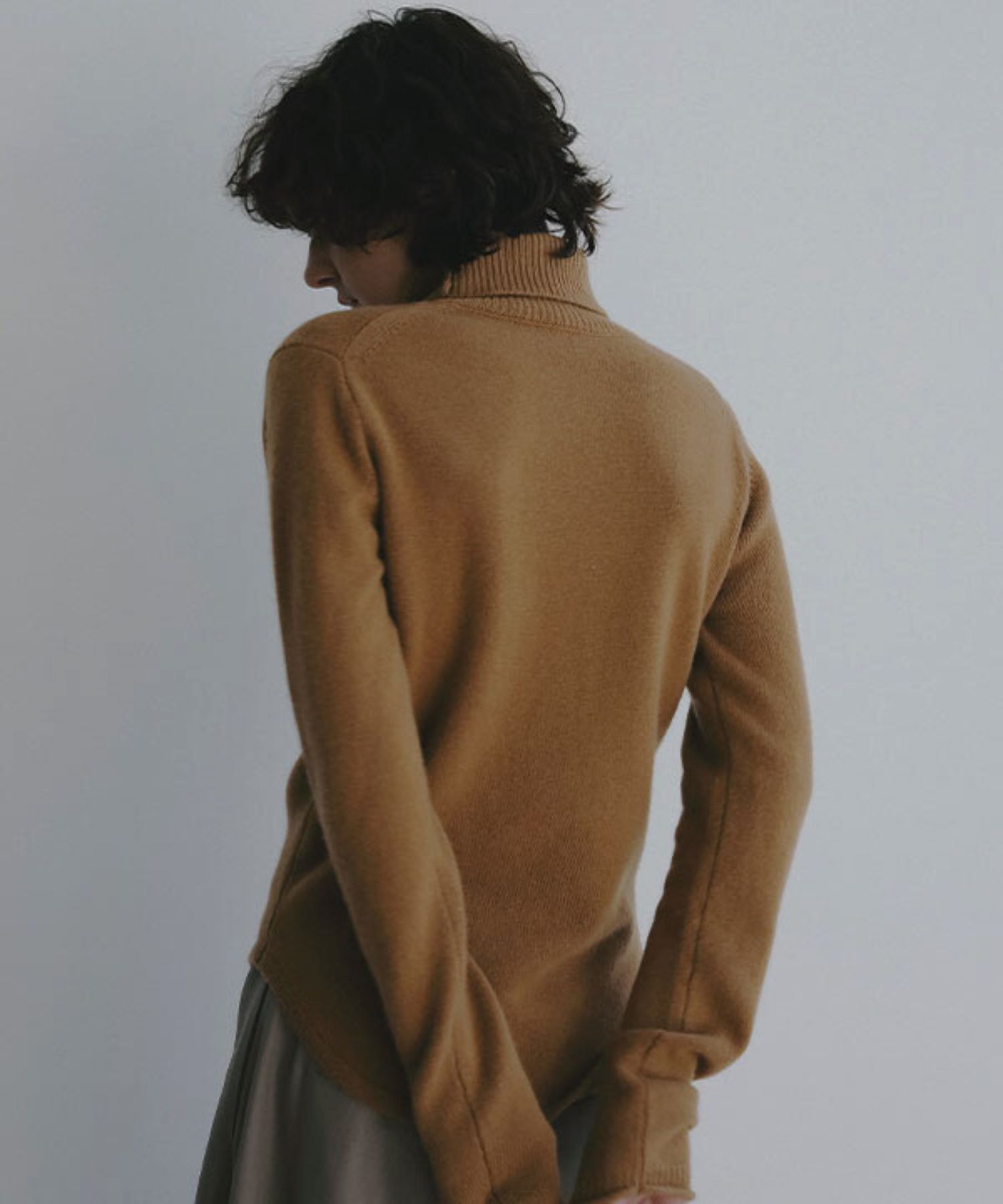 ウールカシミヤタートルネックニットプルオーバー (CAMEL) 毛 / ほどよくフィット / 裾ラウンドカット / 袖口ロールエンド / 手洗可 / 1226111008