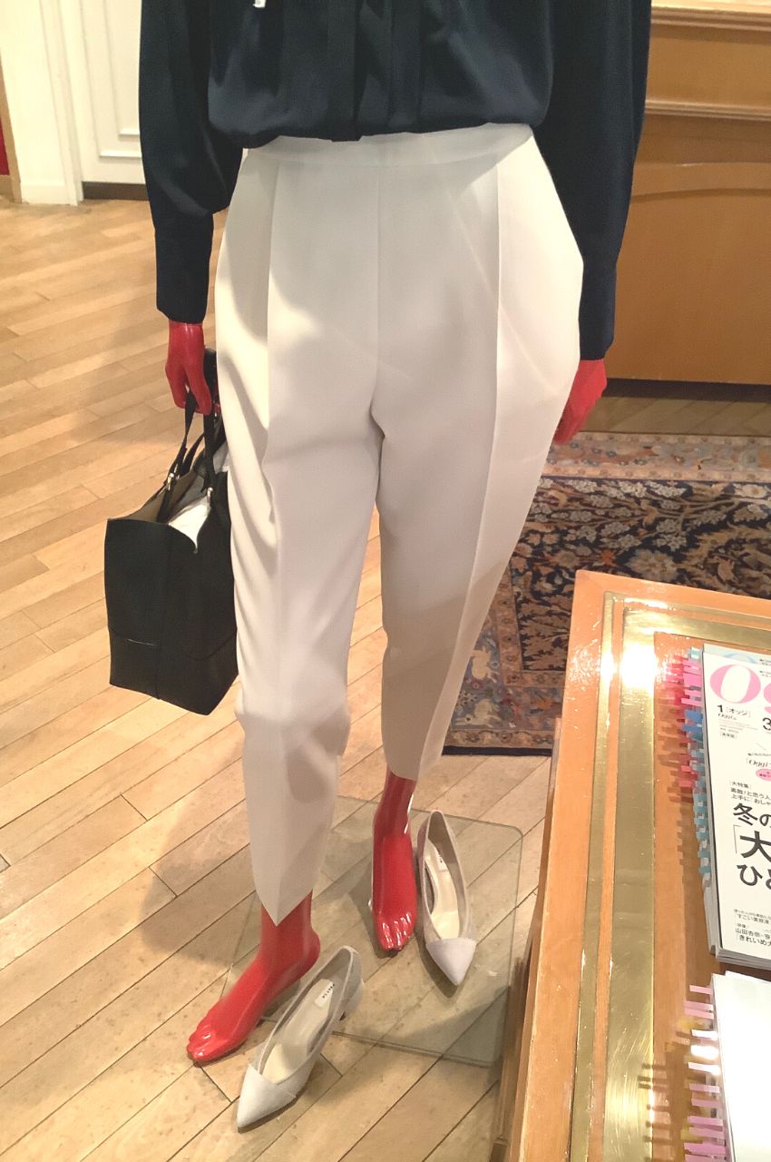 DRY DOUBLE CROSS FRONT TUCK TAPERED  PANTS  / ドライダブルクロス フロントタックテーパードパンツ