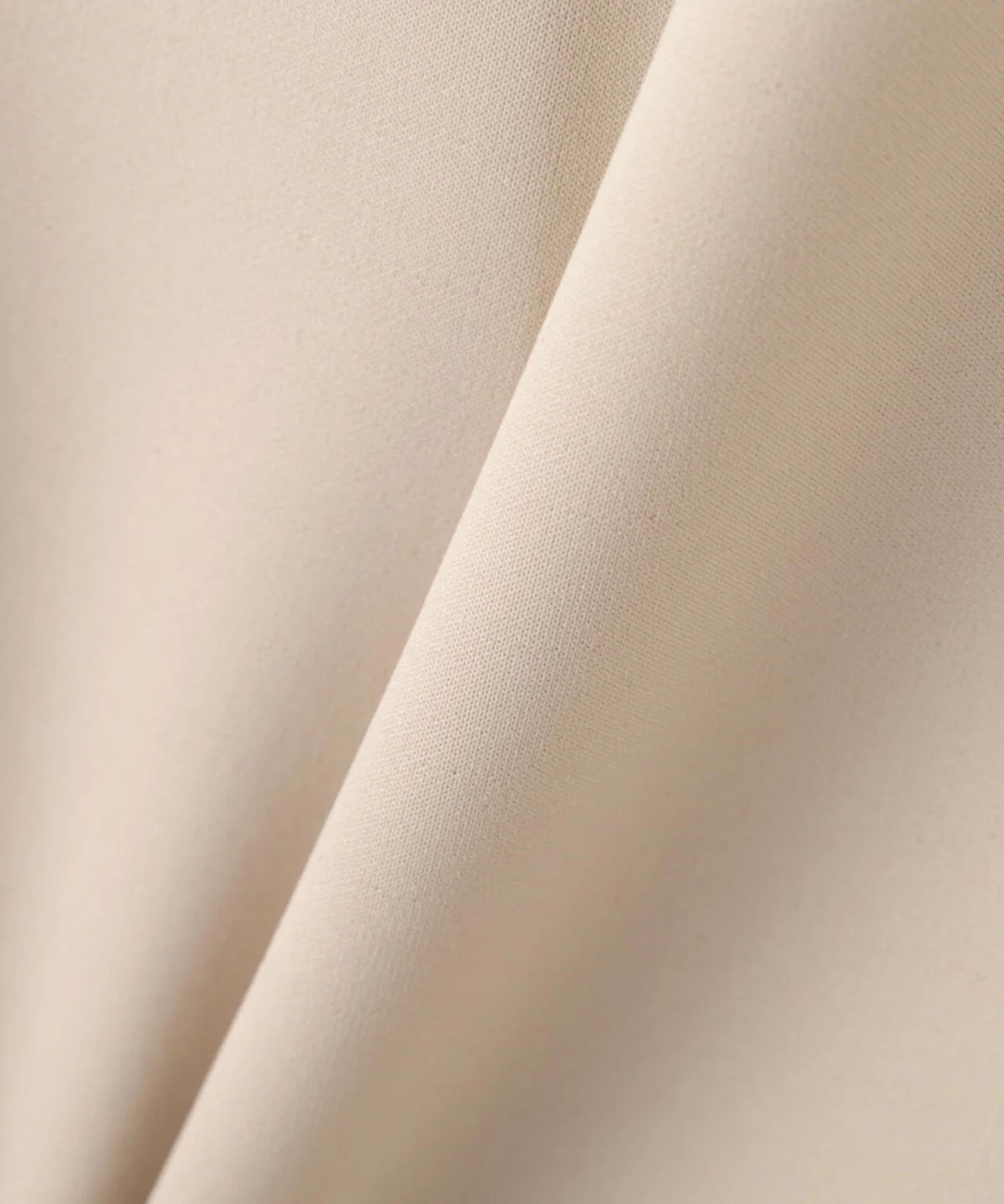 パールビーズスリーブジャージトップス(ベージュ) ポリエステル / ストレッチあり / 裏地なし / かぶって着用 / 後・脇にスリットあり / 袖口スリットに飾りパール釦 / 0316110116