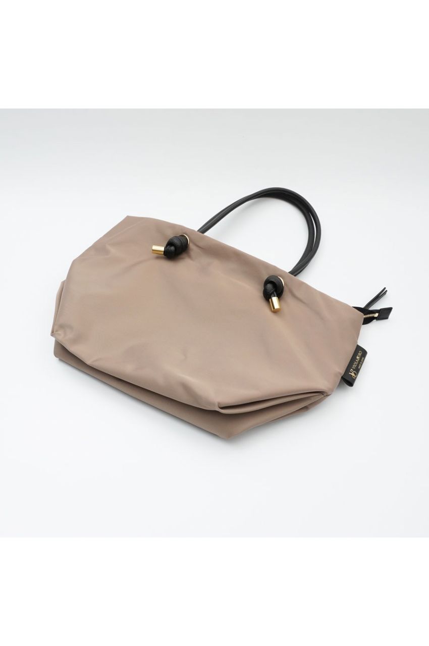 BIANCA / V-2175 / Taupe × Black / ノットハンドルナイロントート / Mサイズ / ビアンカ（トープ / ブラック）ナイロン / 牛床革（Italian leather）/ 軽量 / A4サイズ入る / ファスナー開閉【正規販売店】