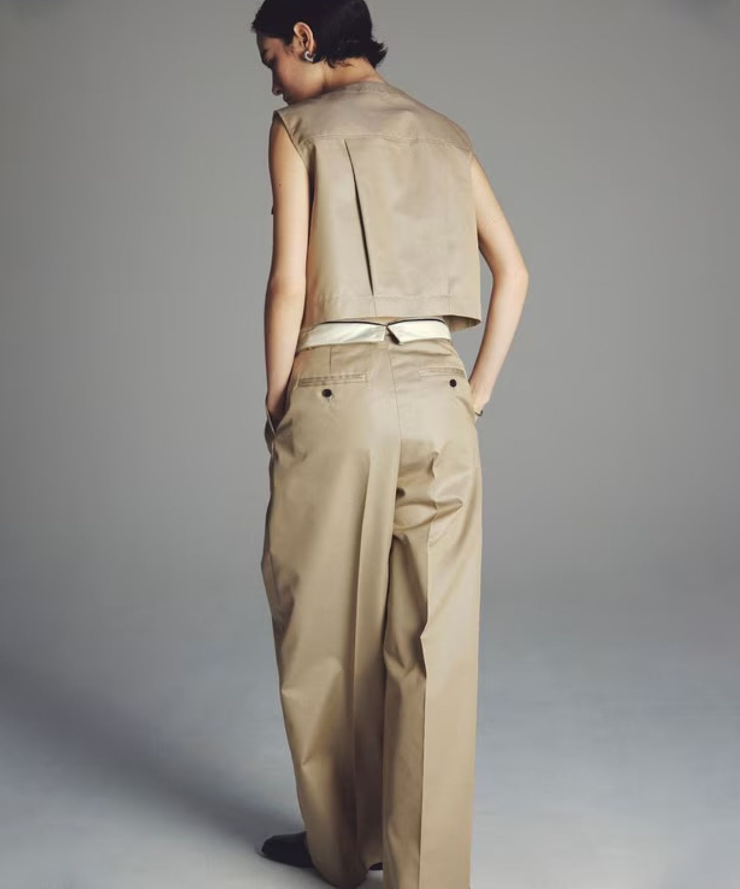 チノギャバジンワイドトラウザー(ベージュ) 綿 / ウォッシャブル / 手洗い可 / 撥水加工 / ハイウエスト/ PRUVLS3810