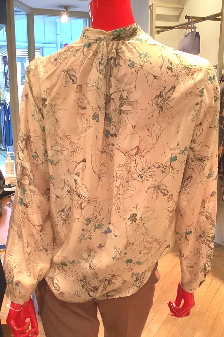 TOMORROWLAND   MESH FLOWER PRINT SHOULDER TUCK BLOUSE / メッシュ